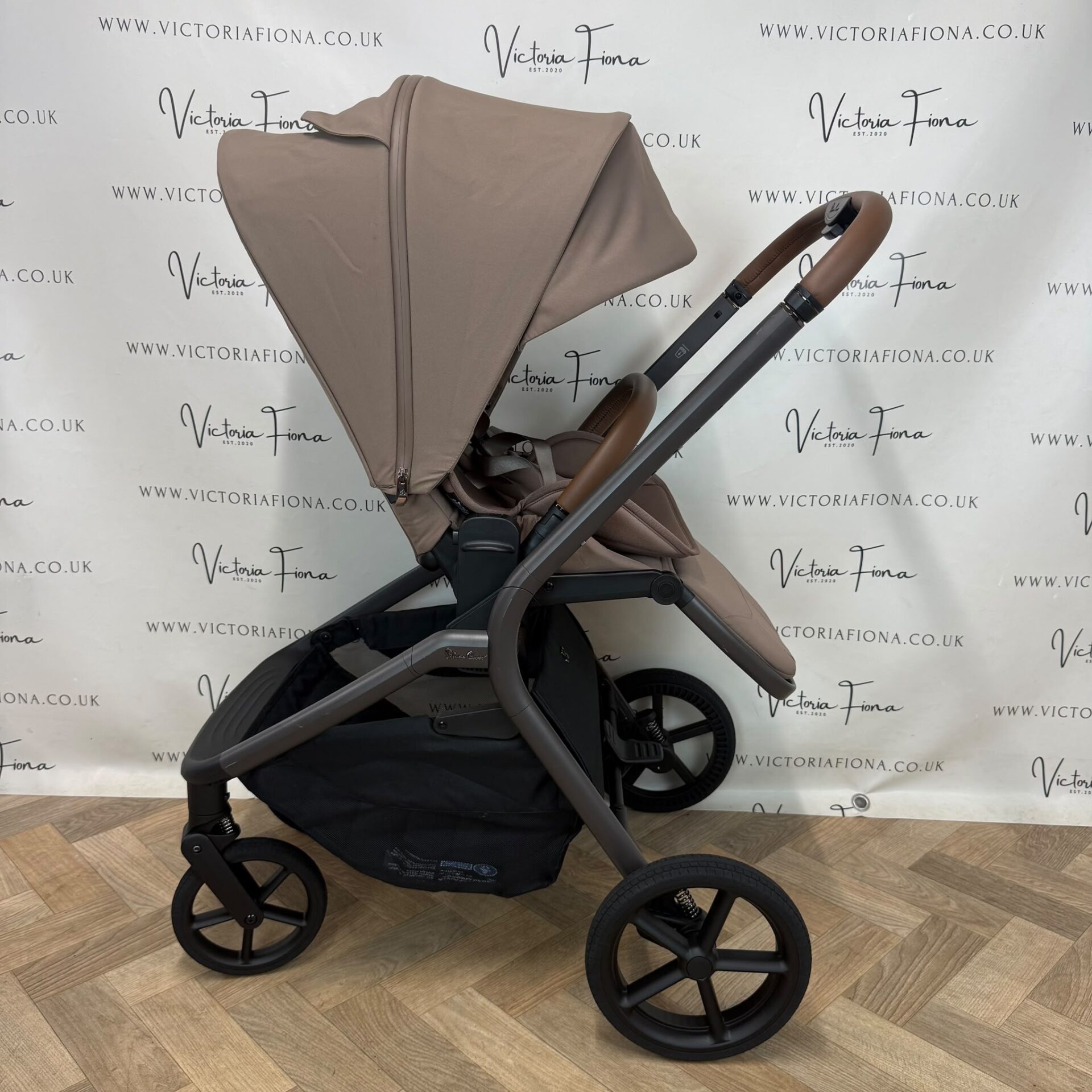 EX DISPLAY Silver Cross Breez Carrycot & Pushchair - Maple π - Image 6