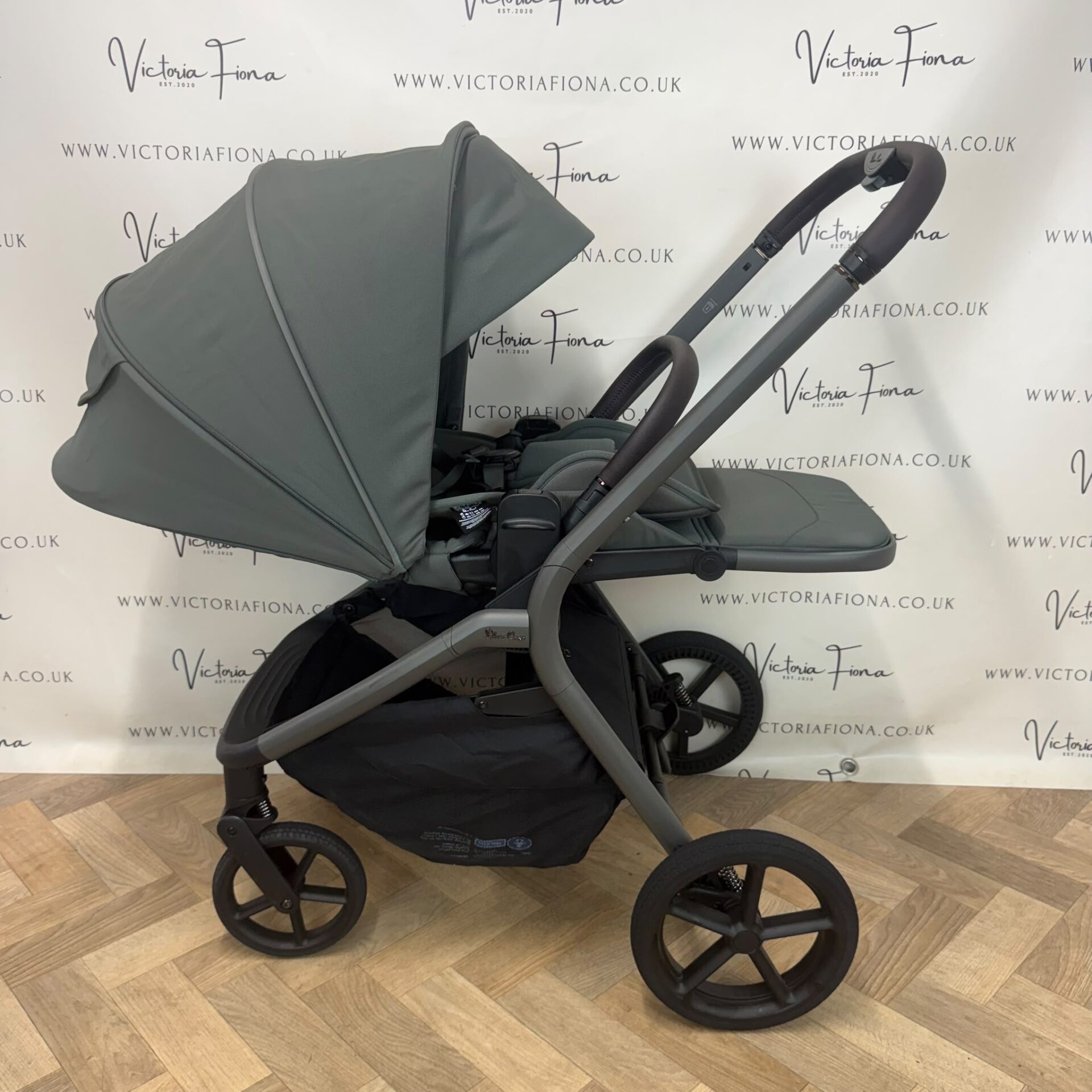 EX DISPLAY Silver Cross Breez Carrycot & Pushchair - Pewter - Image 8