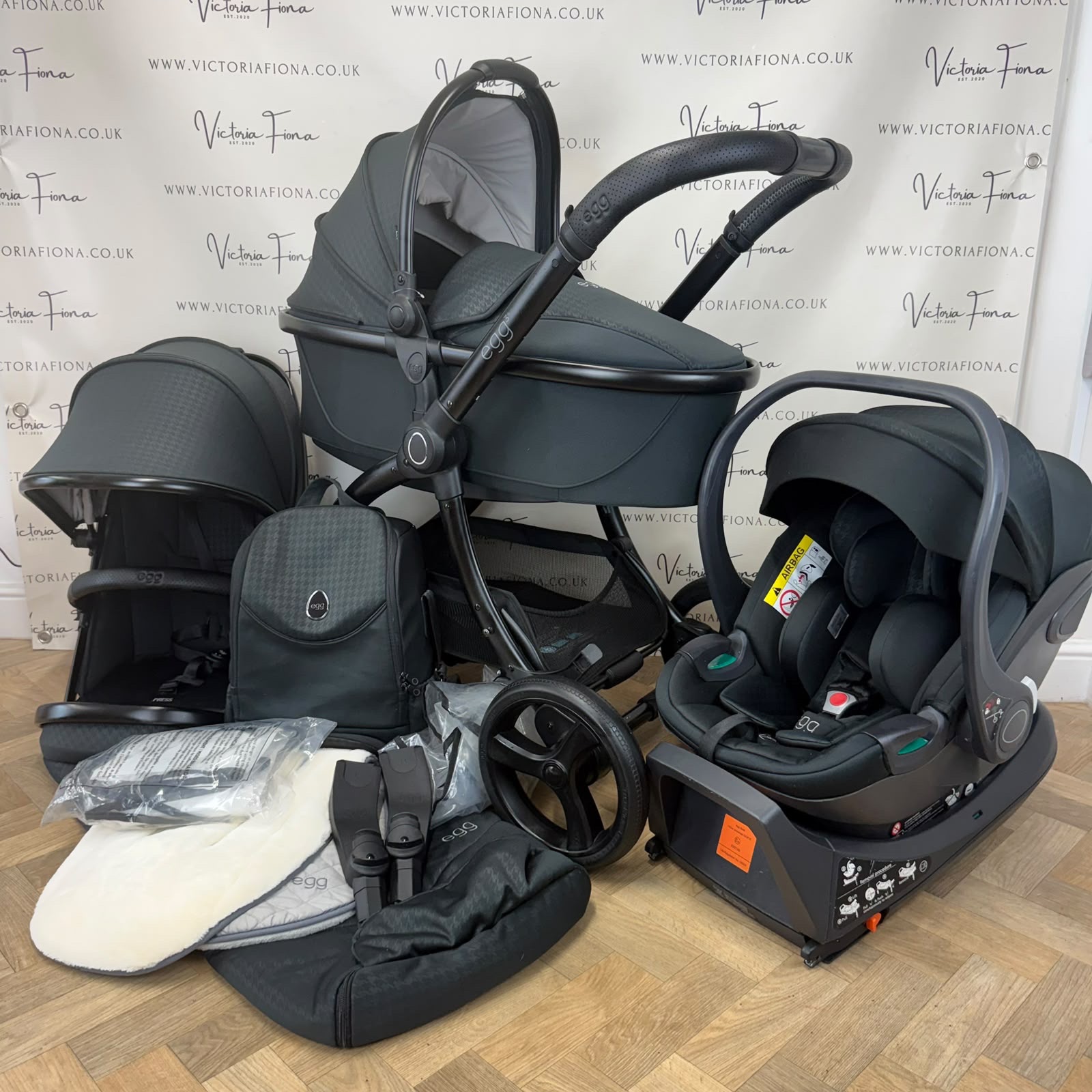 PRELOVED Egg 3 Pushchair, Carrycot & Car Seat - Houndstooth Black