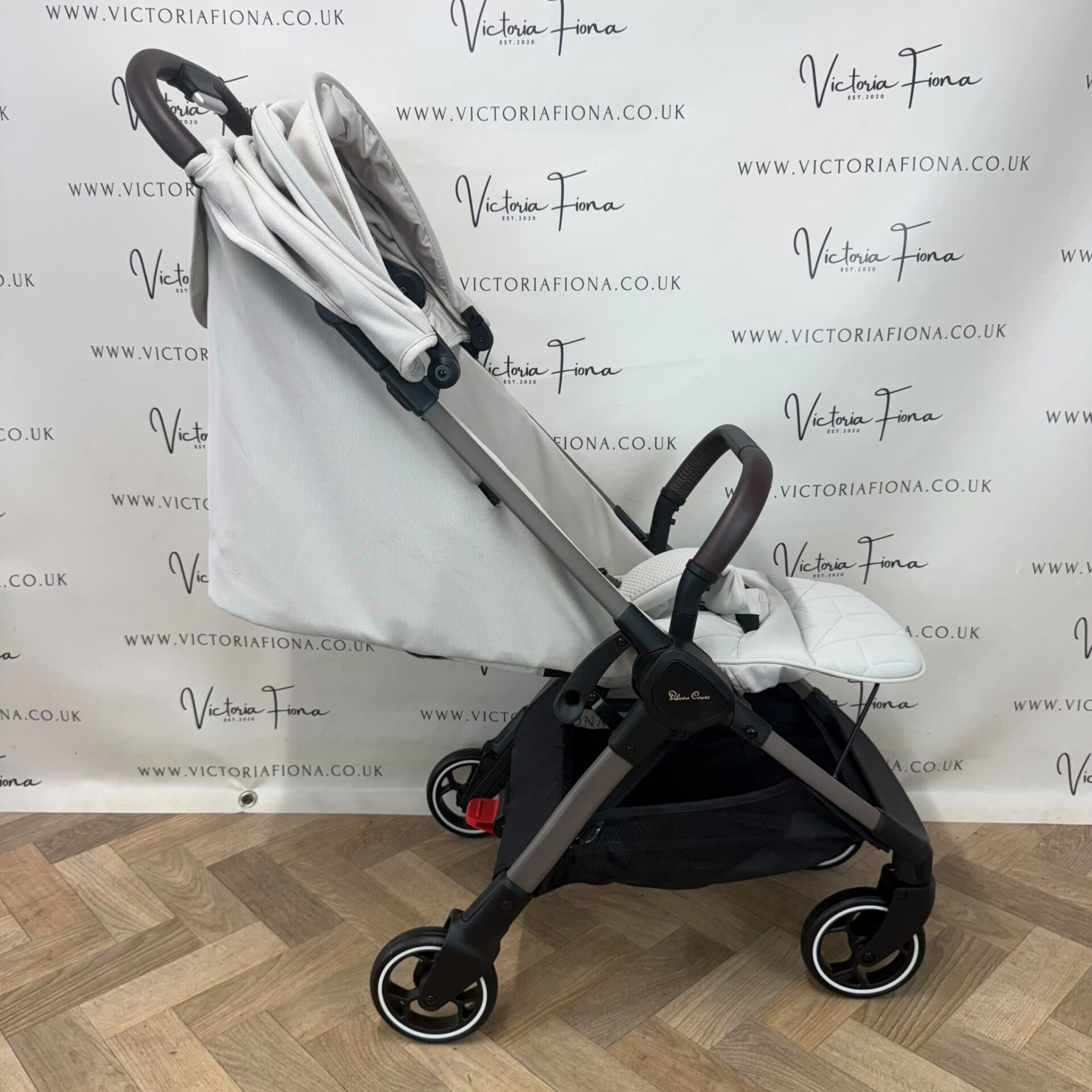 NEW Silver Cross Clic 2 Compact Stroller - Latte RRP£295 - Image 5