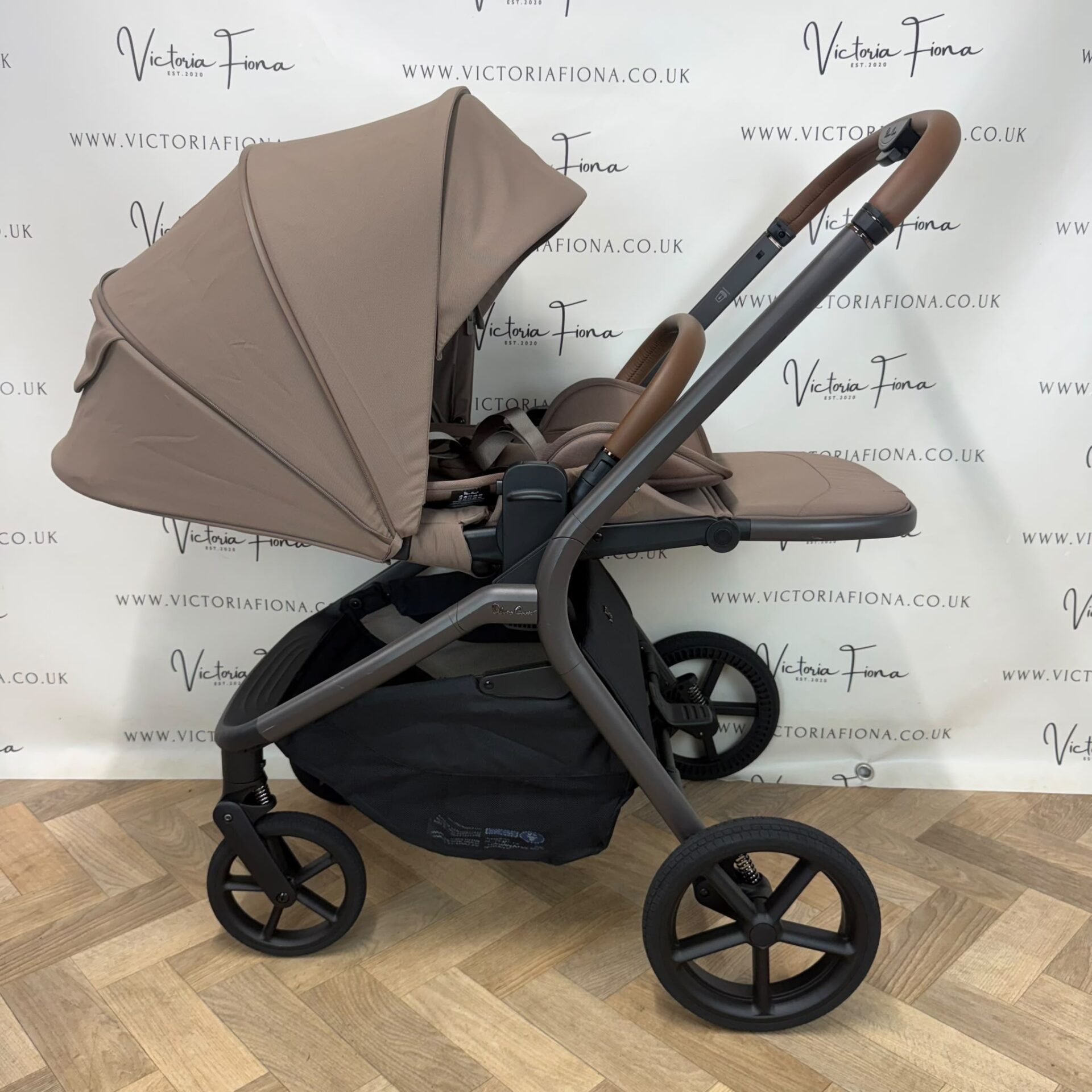 EX DISPLAY Silver Cross Breez Carrycot & Pushchair - Maple π - Image 8