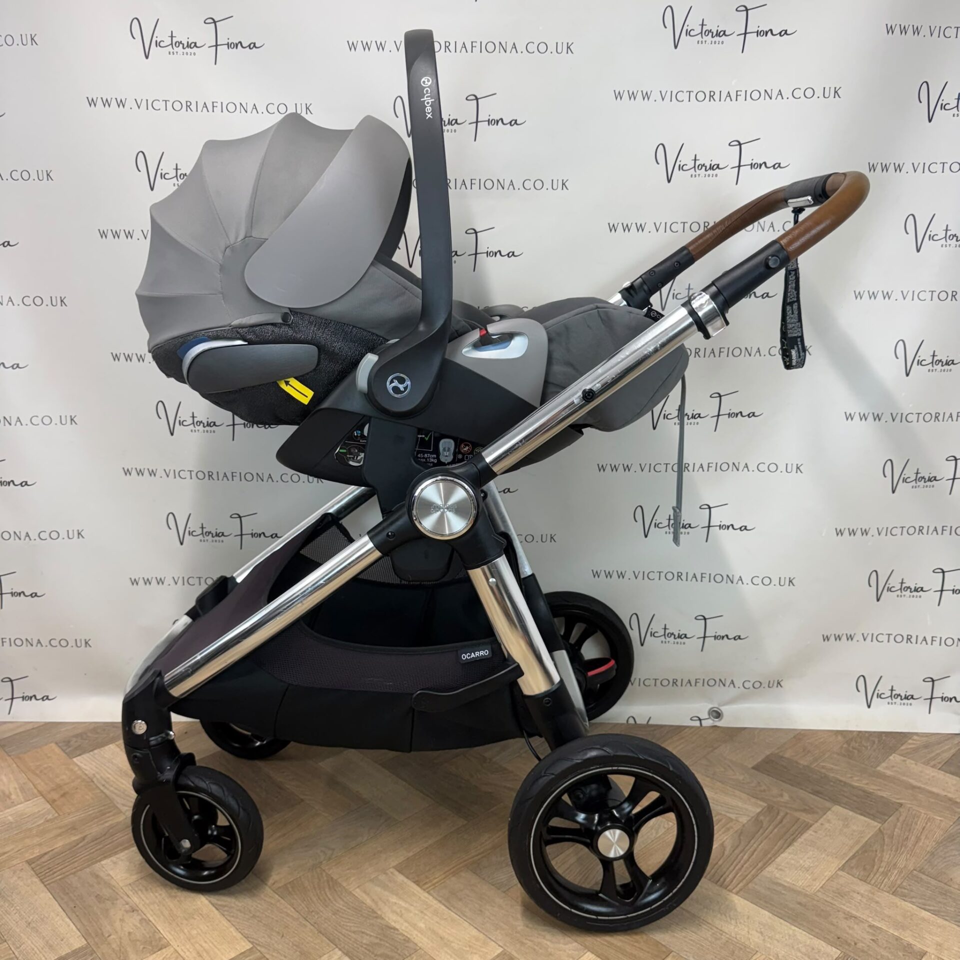PRELOVED Mamas & Papas Ocarro Pushchair & Carrycot with Cybex 360 Spin Car Seat & Isofix - Shadow Grey 🩶 - Image 10