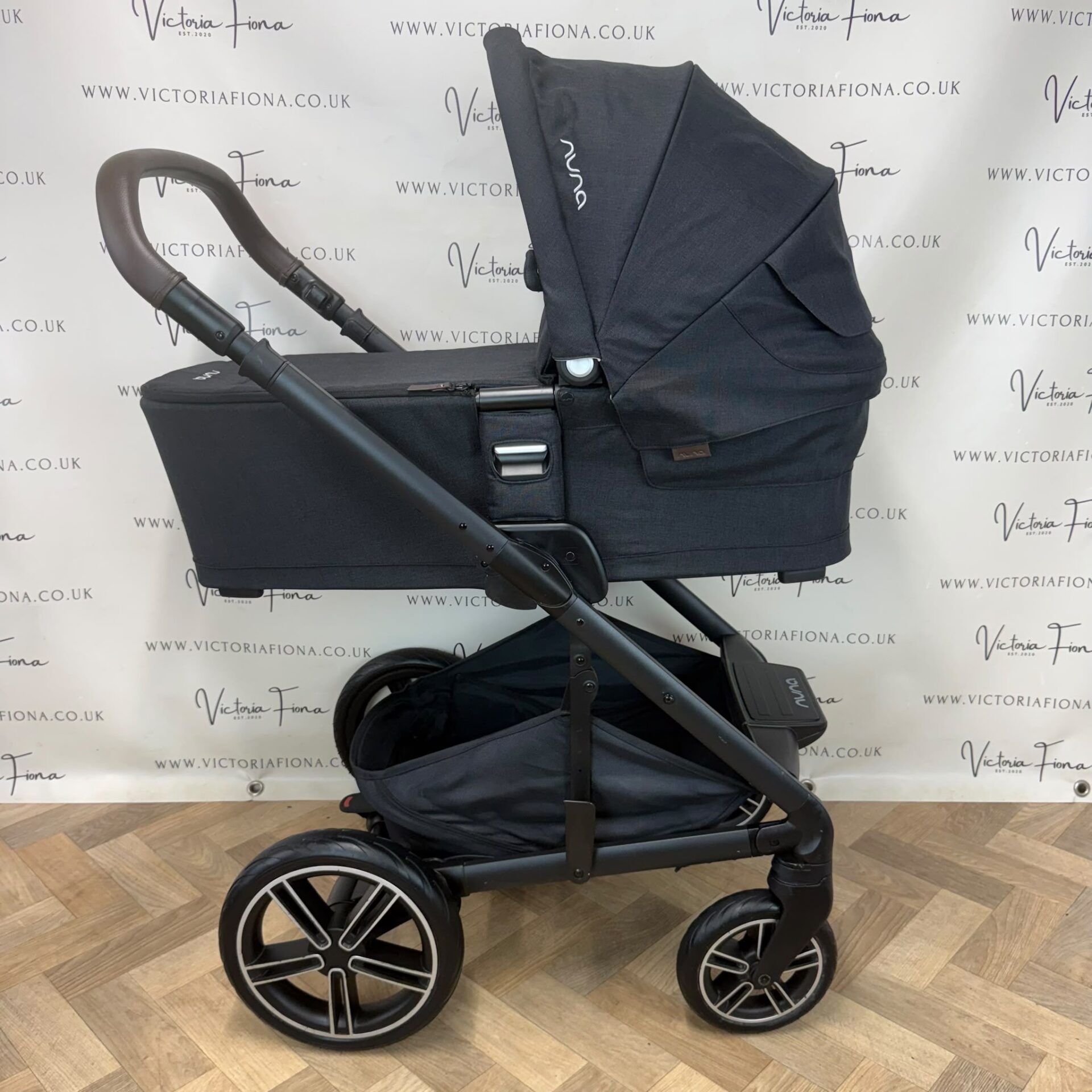 PRELOVED Nuna Mixx Next Carrycot & Pushchair - Caviar - Image 2
