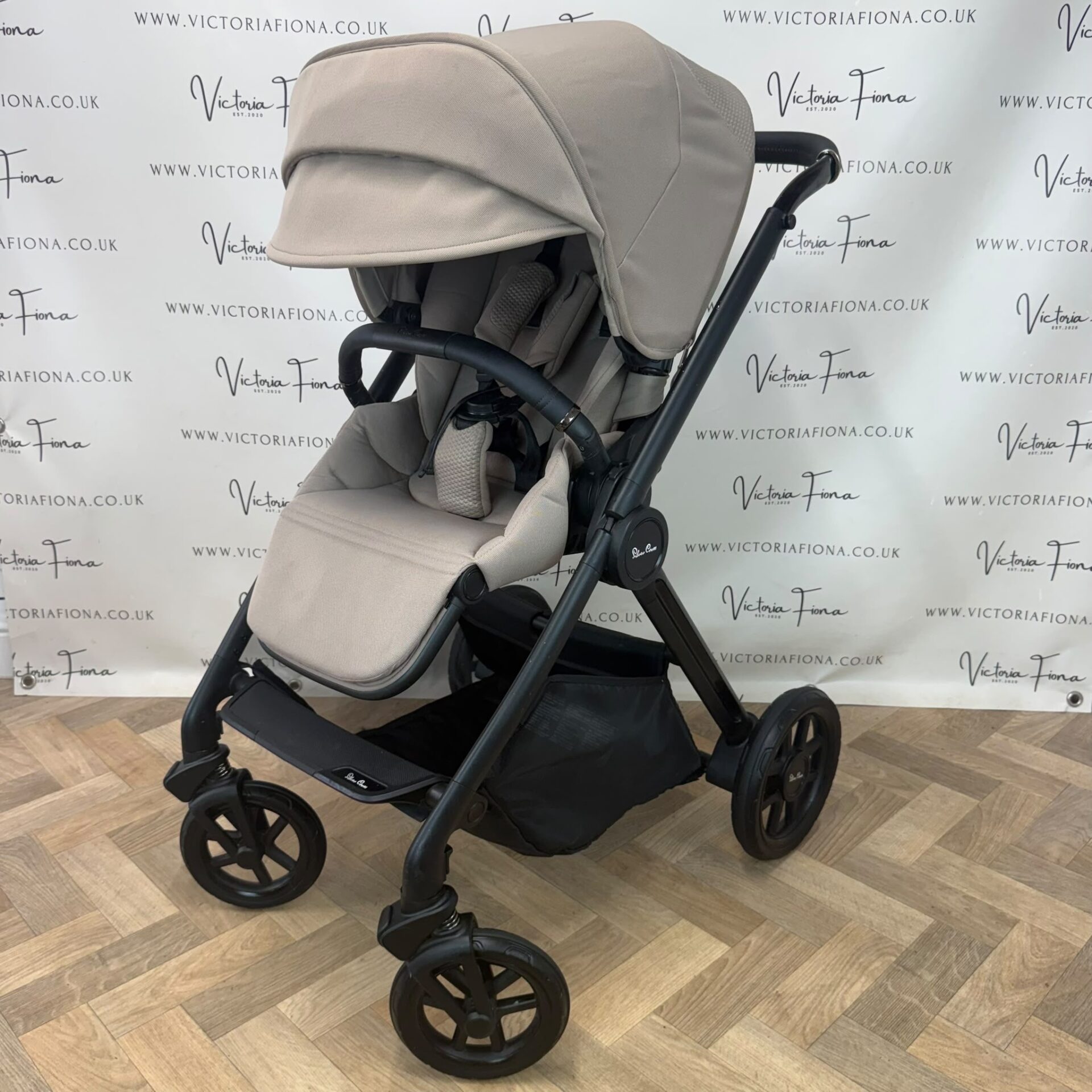 PRELOVED Silver Cross Reef 2 Carrycot & Pushchair - Mocha - Image 9