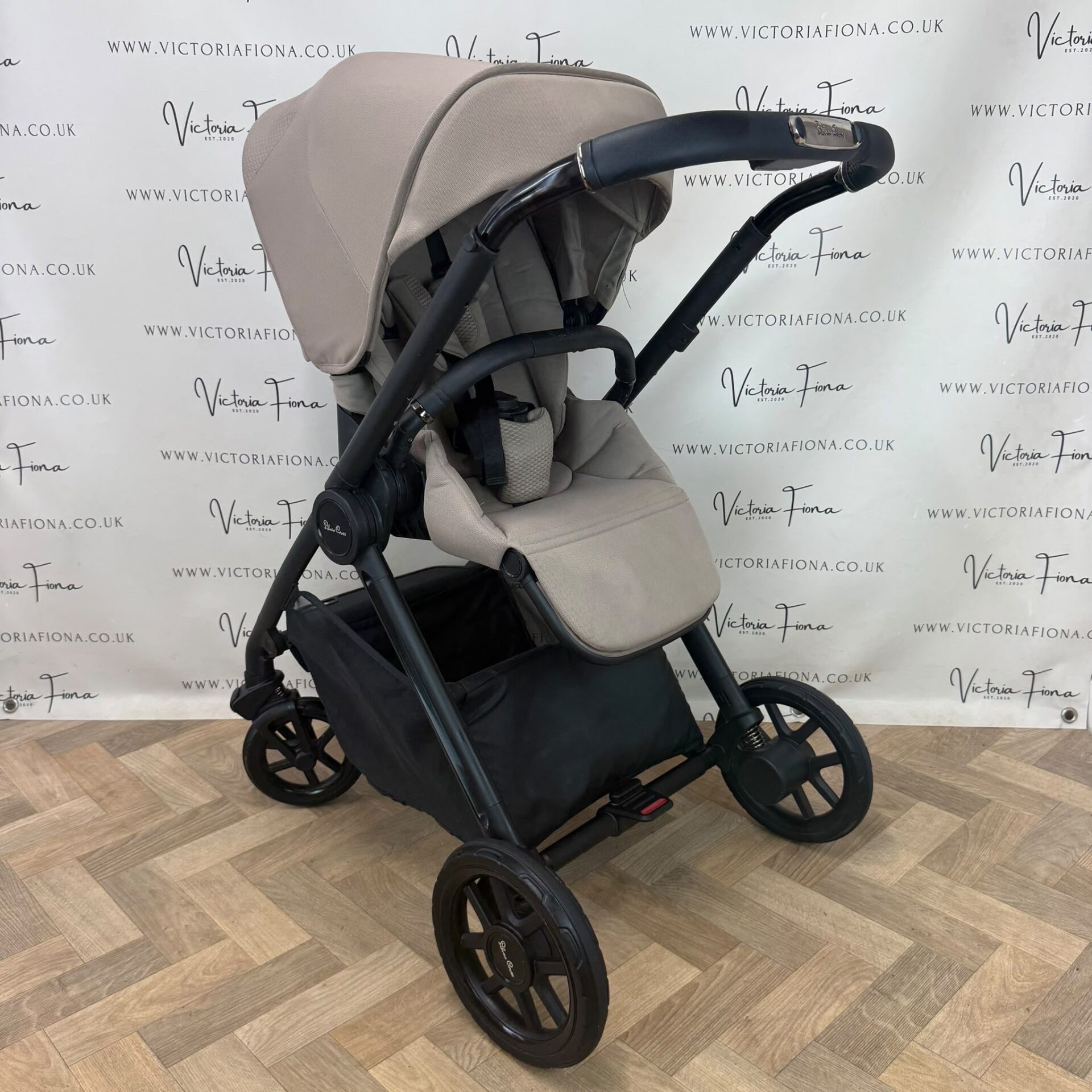 PRELOVED Silver Cross Reef 2 Carrycot & Pushchair - Mocha - Image 6