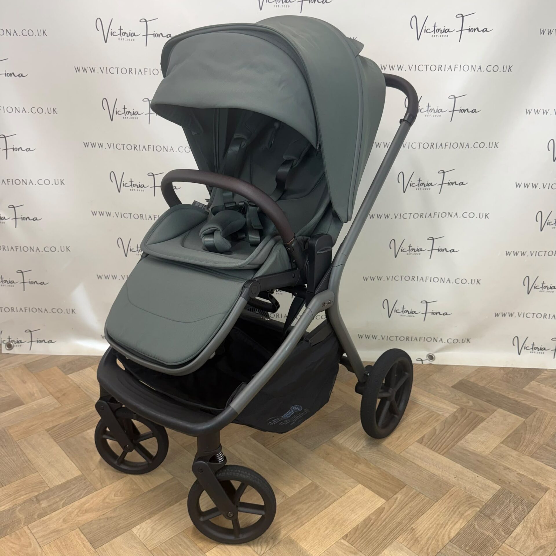 EX DISPLAY Silver Cross Breez Carrycot & Pushchair - Pewter - Image 9