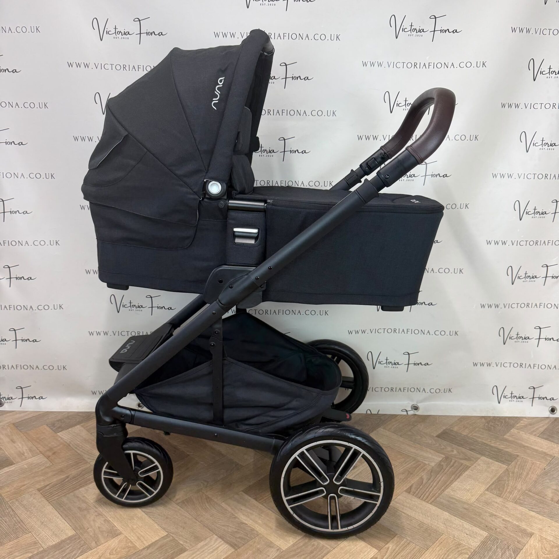PRELOVED Nuna Mixx Next Carrycot & Pushchair - Caviar - Image 5