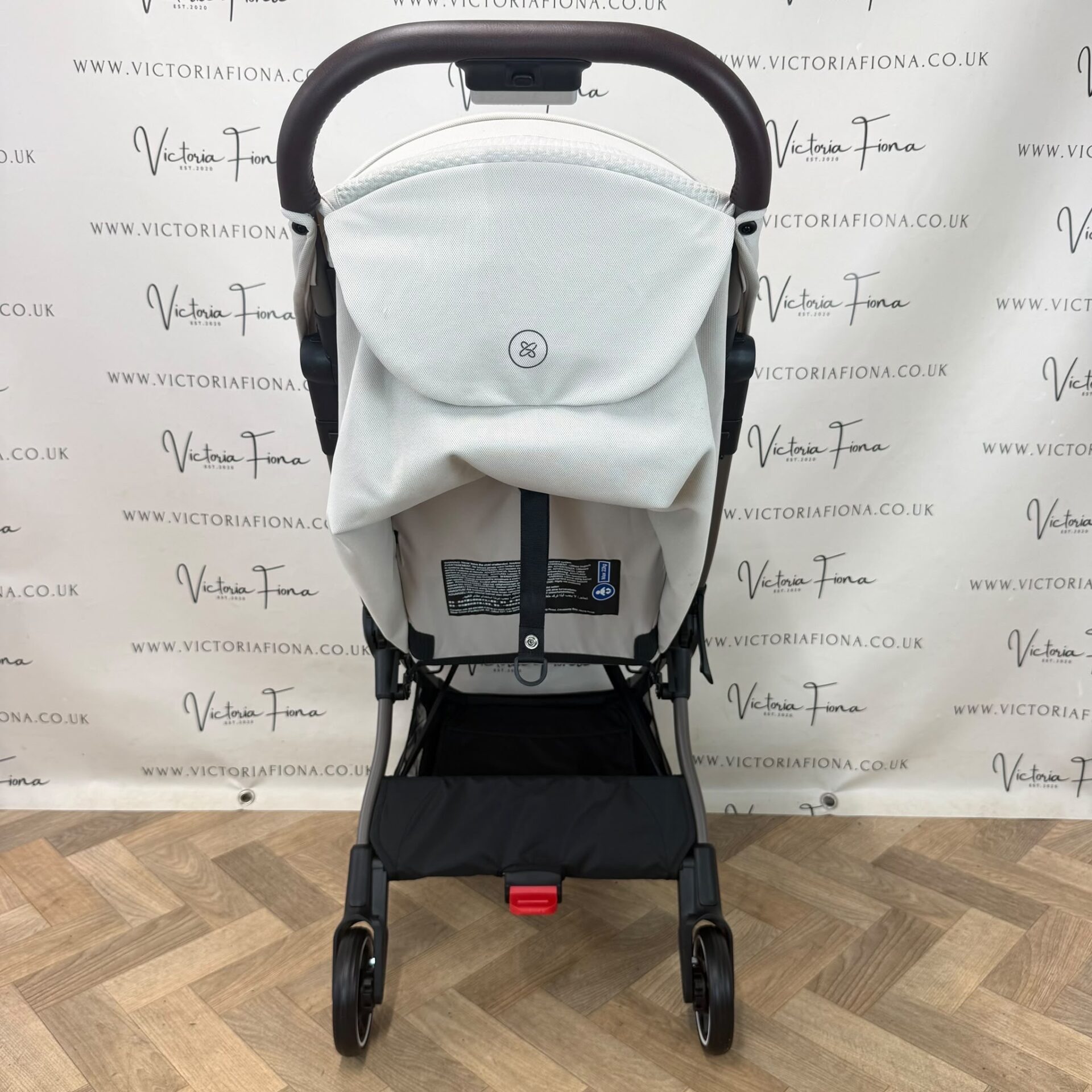 NEW Silver Cross Clic 2 Compact Stroller - Latte RRP£295 - Image 4