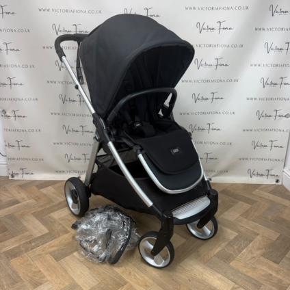 PRELOVED Mamas And Papas Flip xt2 Pushchair with Footmuff - Black