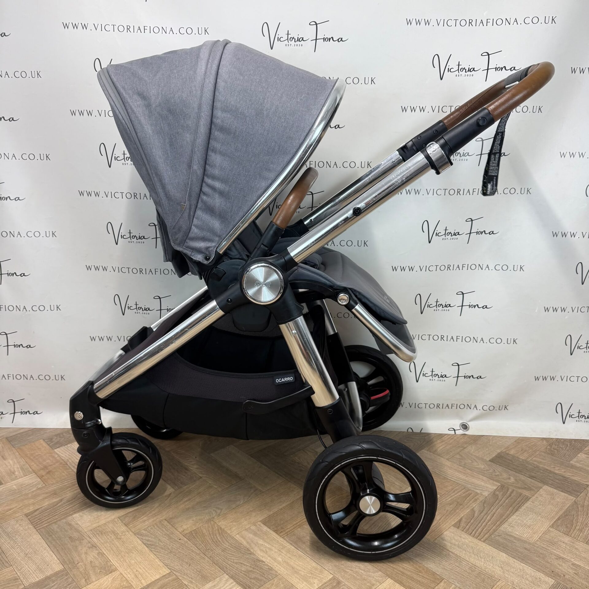 PRELOVED Mamas & Papas Ocarro Pushchair & Carrycot with Cybex 360 Spin Car Seat & Isofix - Shadow Grey 🩶 - Image 5