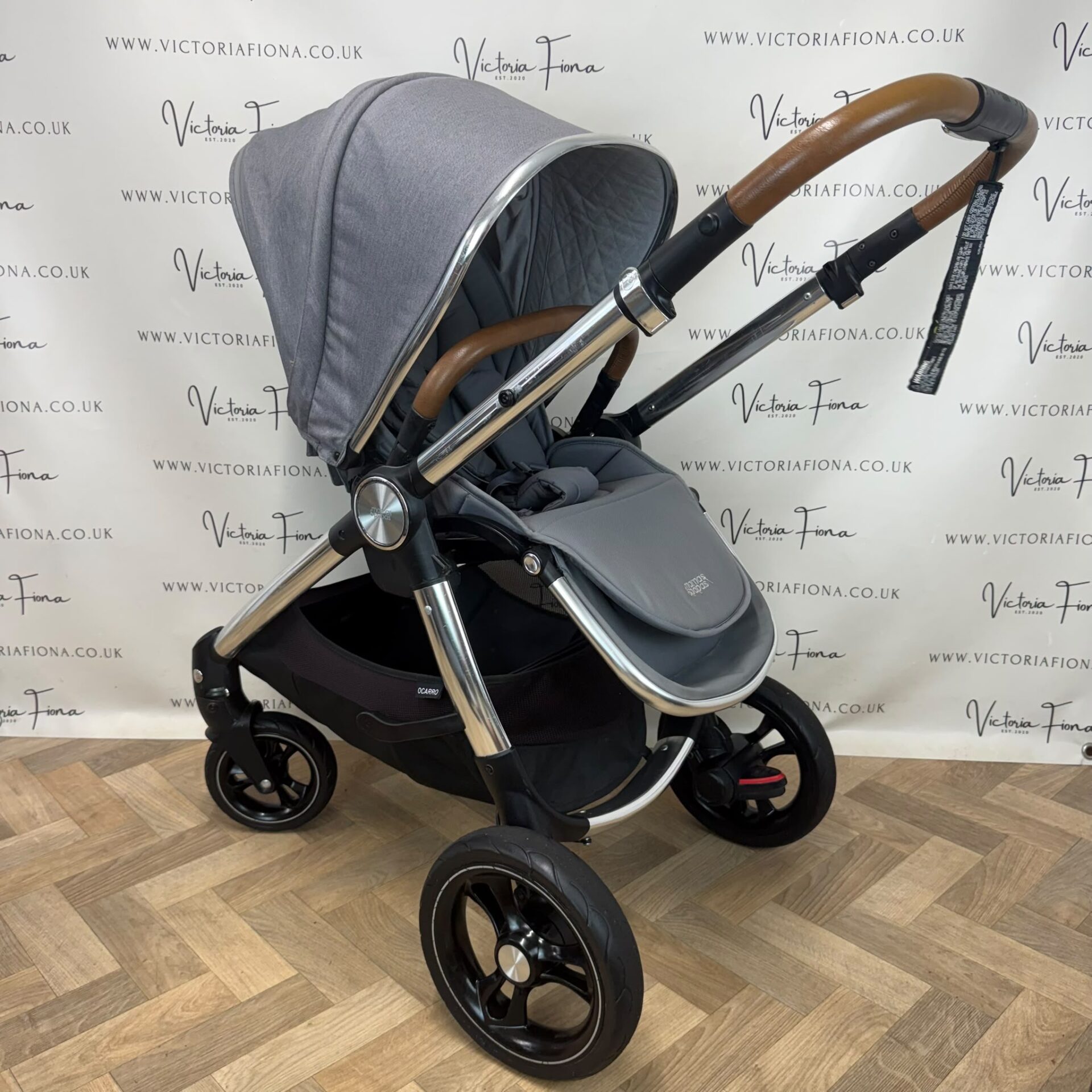 PRELOVED Mamas & Papas Ocarro Pushchair & Carrycot with Cybex 360 Spin Car Seat & Isofix - Shadow Grey 🩶 - Image 7