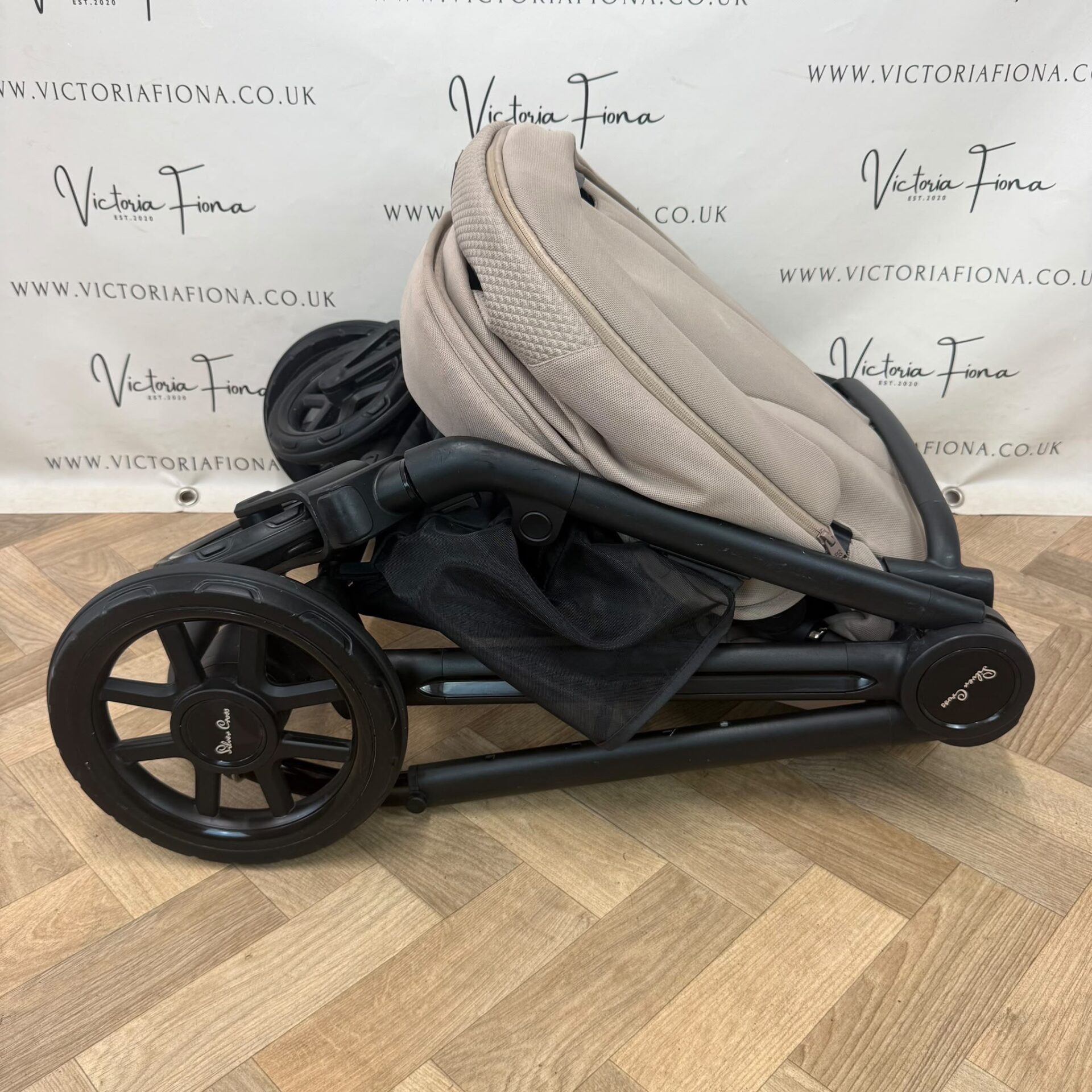PRELOVED Silver Cross Reef 2 Carrycot & Pushchair - Mocha - Image 10