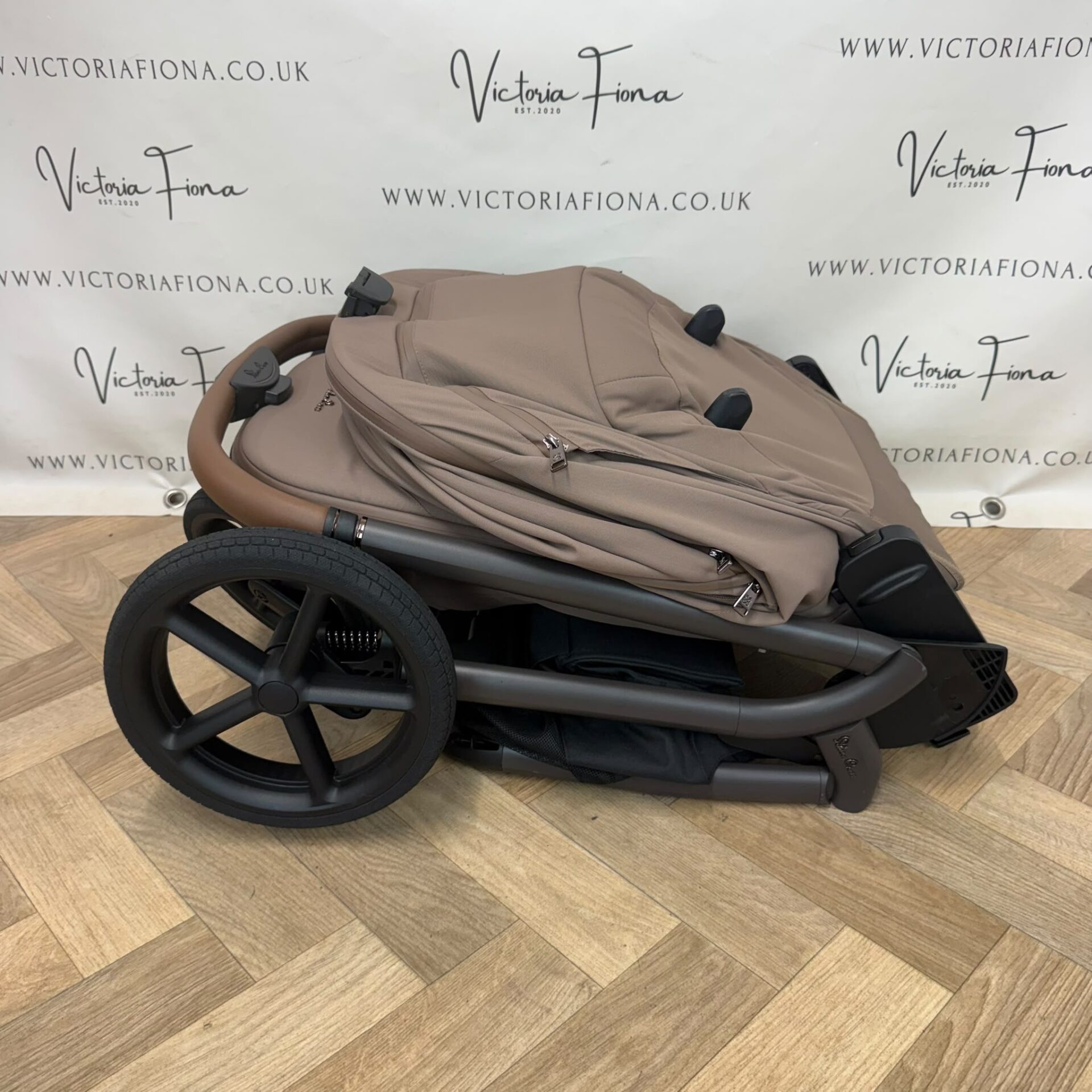 EX DISPLAY Silver Cross Breez Carrycot & Pushchair - Maple π - Image 5