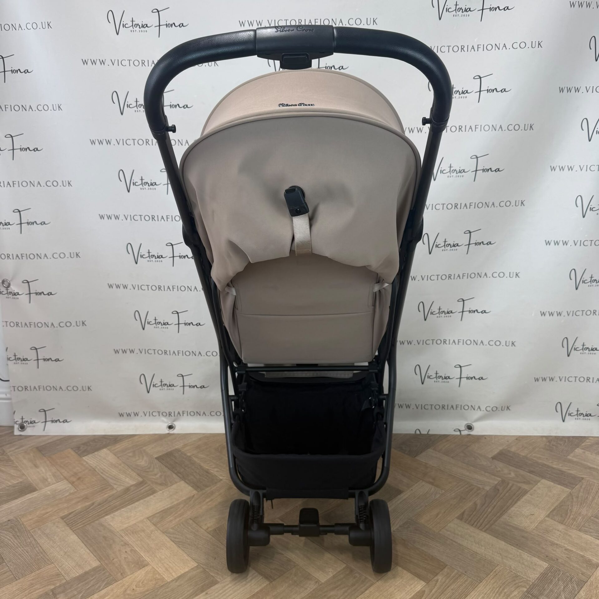 PRELOVED Silver Cross Nia - Cabin Approved Compact Stroller - Champagne - Image 5