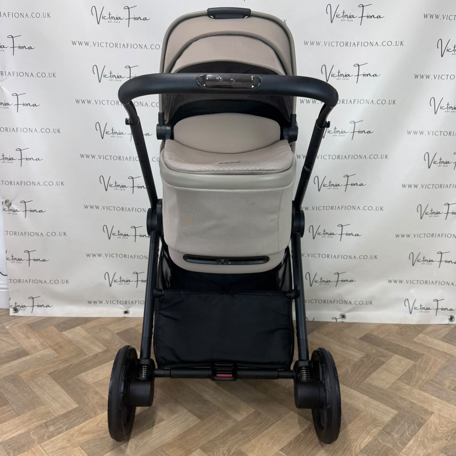 PRELOVED Silver Cross Reef 2 Carrycot & Pushchair - Mocha π€ - Image 3