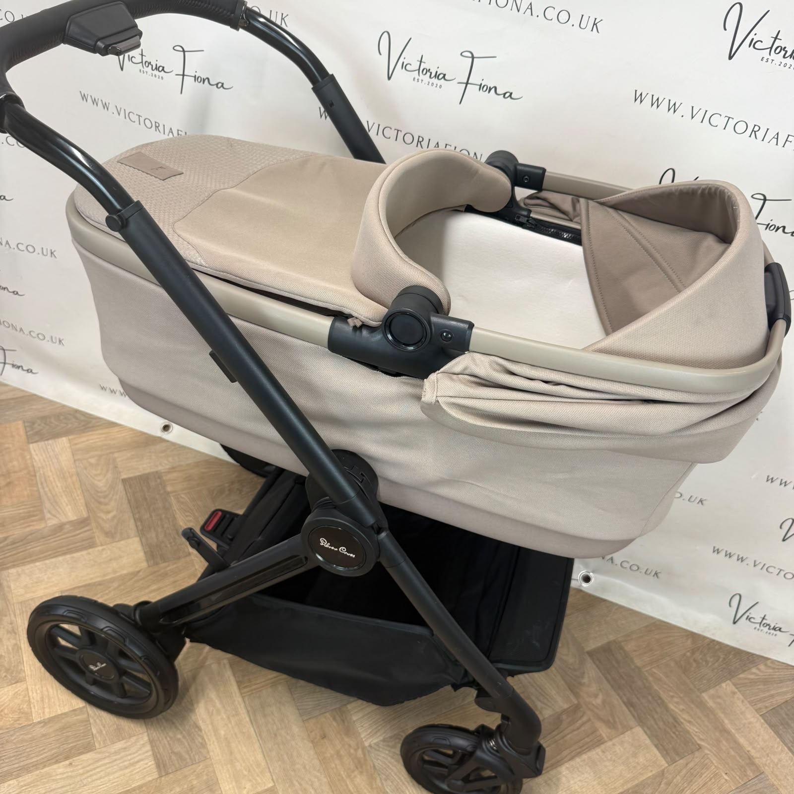 PRELOVED Silver Cross Reef 2 Carrycot & Pushchair - Mocha π€ - Image 5