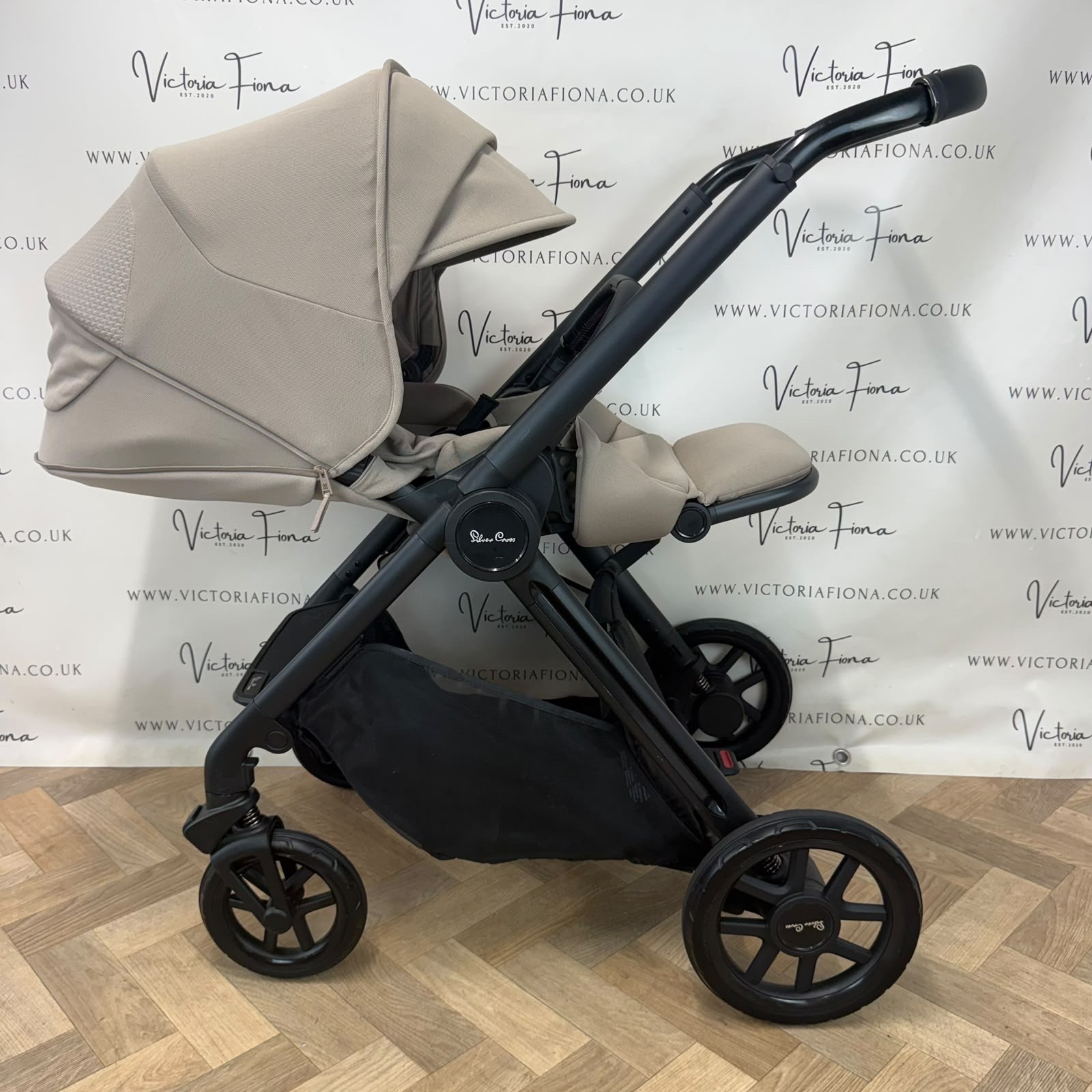 PRELOVED Silver Cross Reef 2 Carrycot & Pushchair - Mocha π€ - Image 8