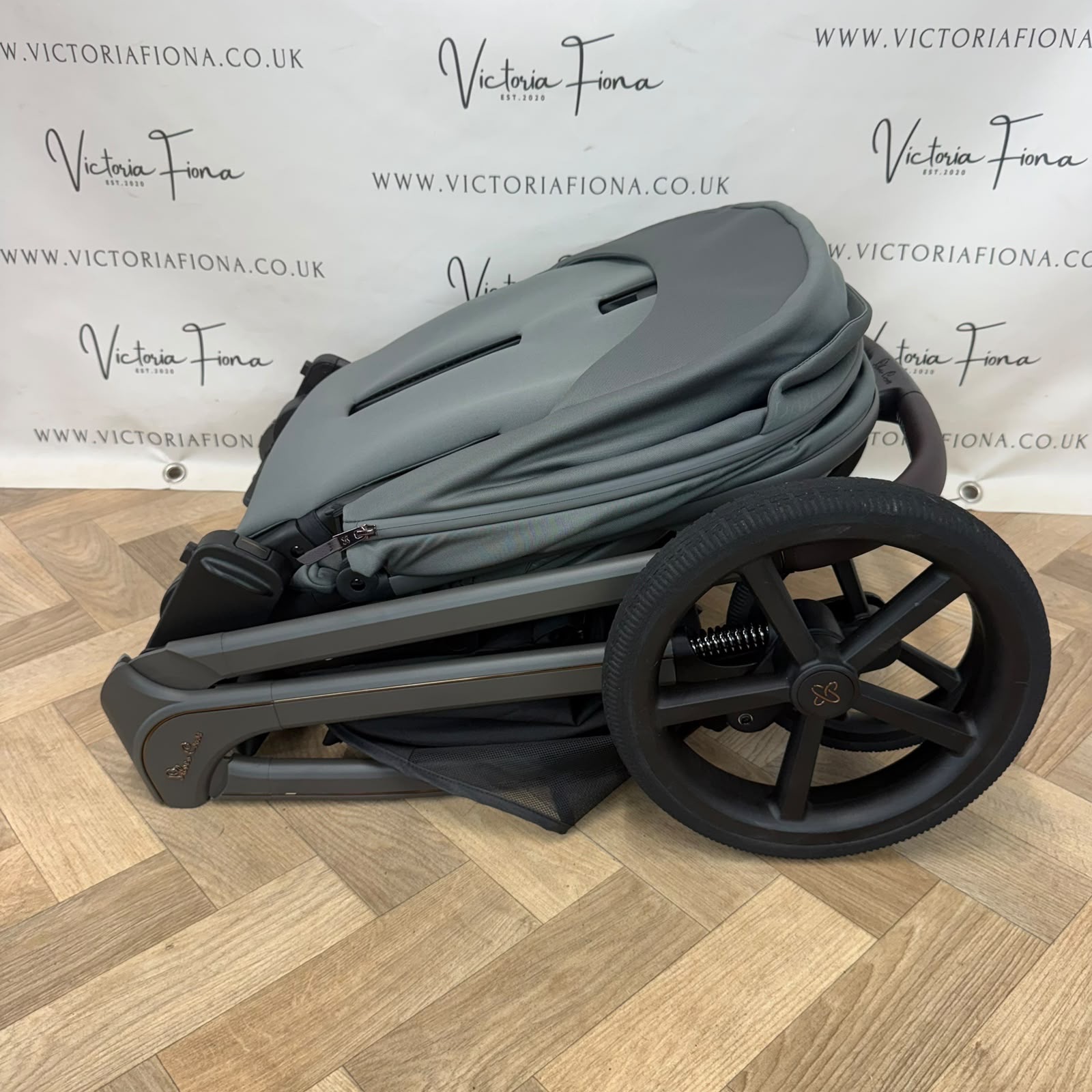 EX DISPLAY Silver Cross Cove 2 Carrycot & Pushchair - Pewter Green - Image 10