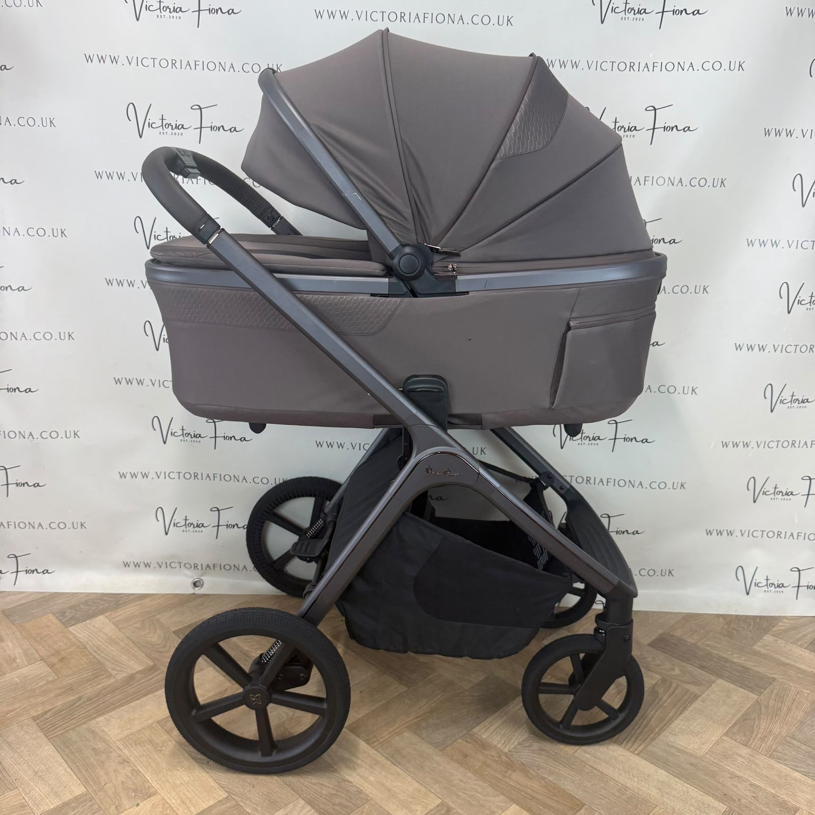 EX DISPLAY Silver Cross Cove 2 Carrycot & Pushchair - Chocolate - Image 5