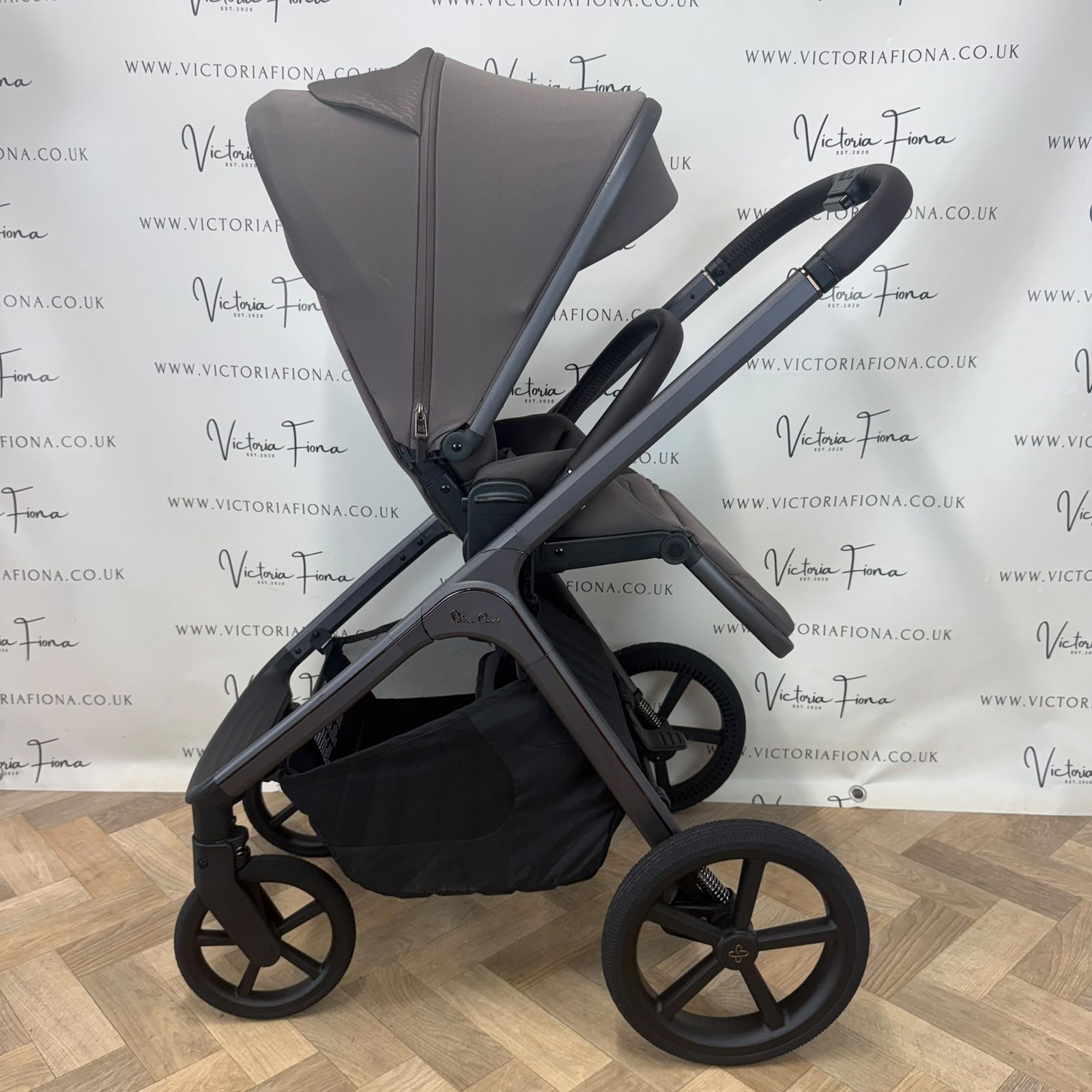 EX DISPLAY Silver Cross Cove 2 Carrycot & Pushchair - Chocolate - Image 8