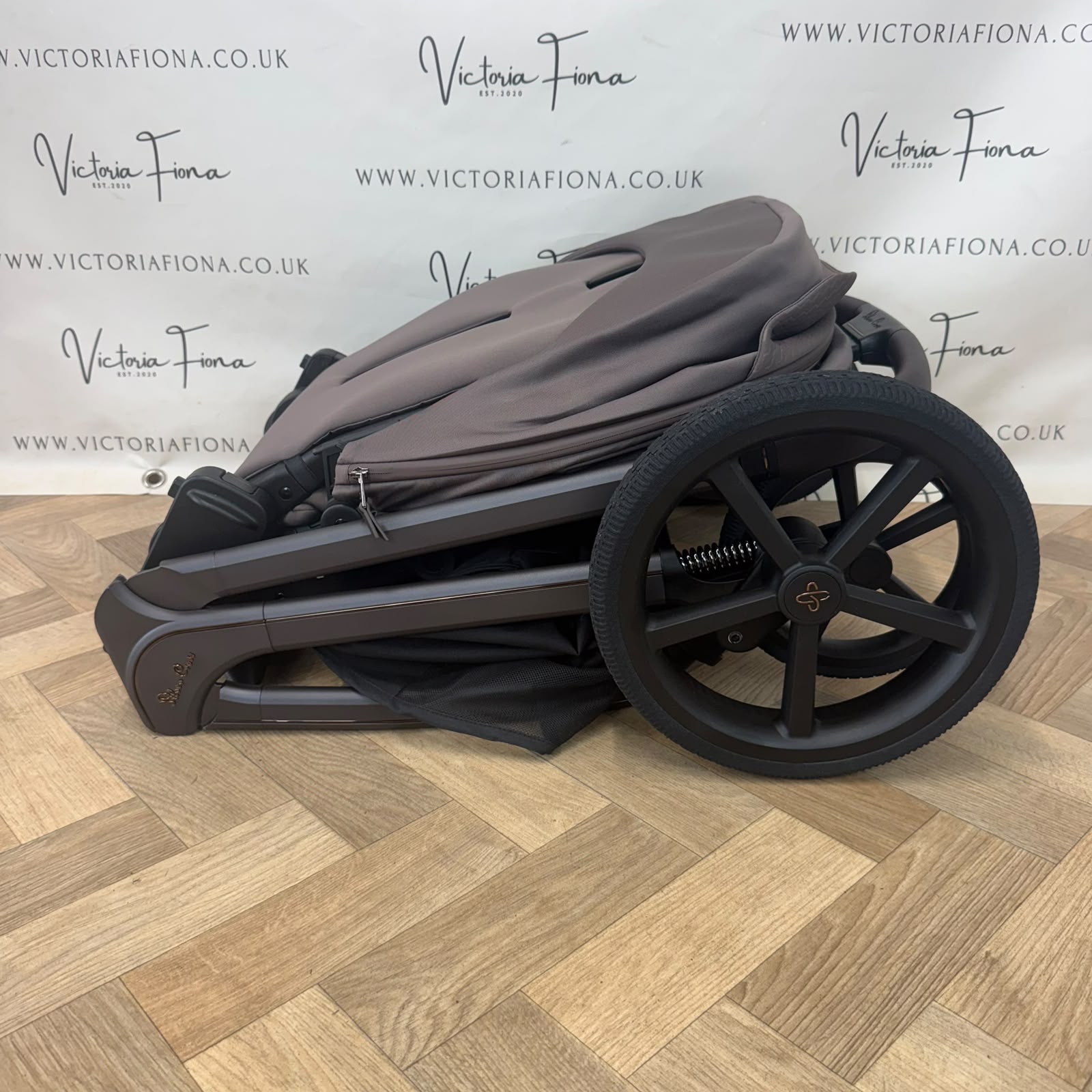 EX DISPLAY Silver Cross Cove 2 Carrycot & Pushchair - Chocolate - Image 11