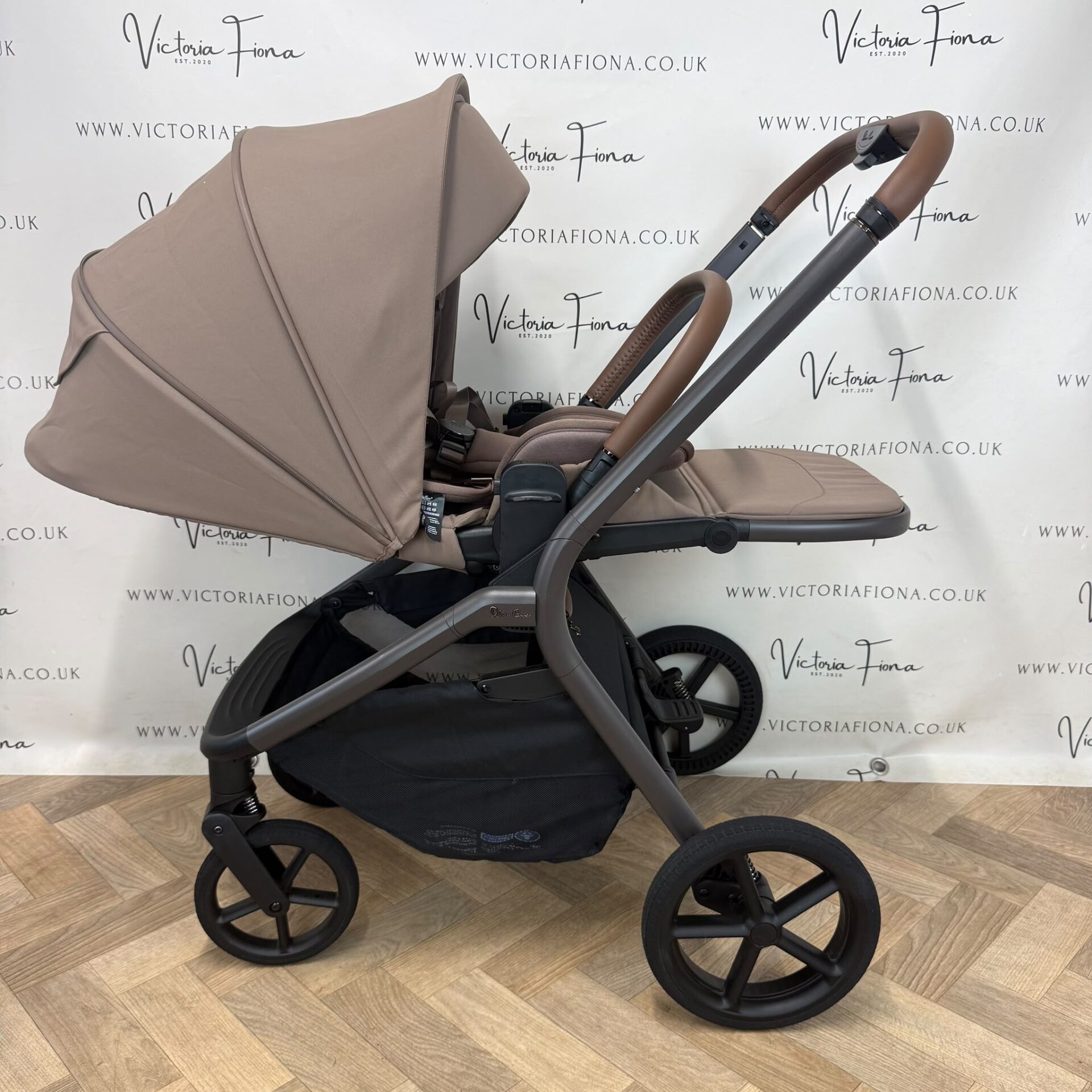 EX DISPLAY Silver Cross Breez Carrycot & Pushchair - Maple - Image 8