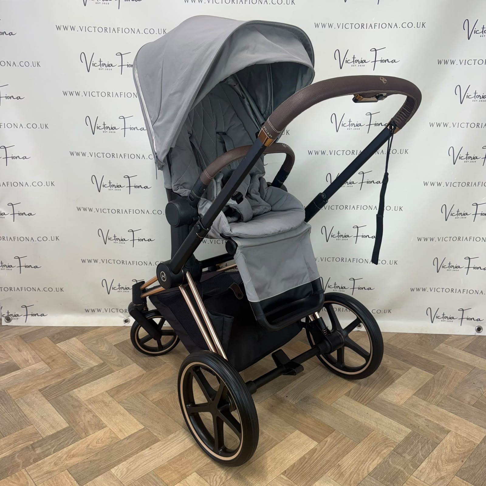 PRELOVED Cybex Priam Carrycot & Pushchair - Soho Grey - Image 6