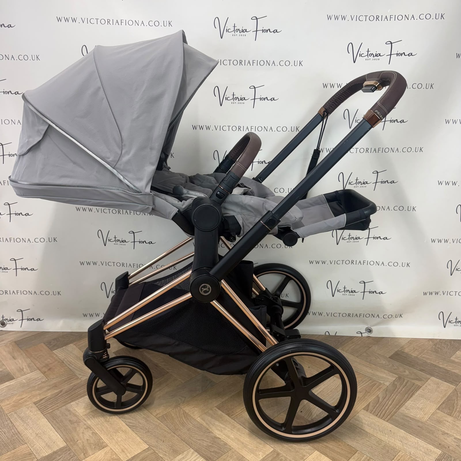 PRELOVED Cybex Priam Carrycot & Pushchair - Soho Grey - Image 8