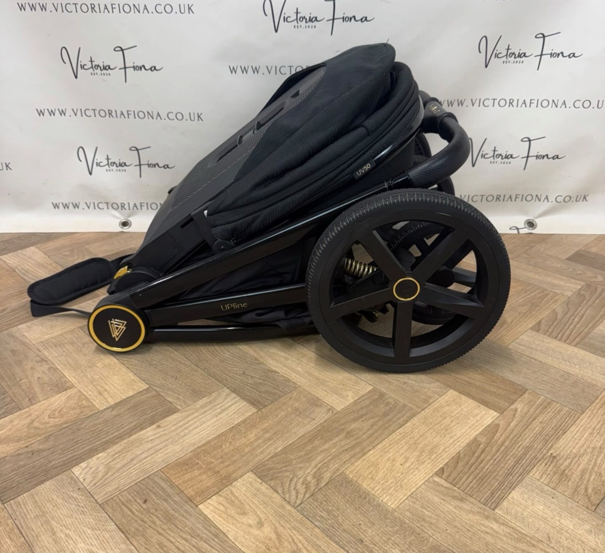 PRELOVED Venicci Tinum Upline Carrycot & Pushchair with Maxi Cosi Pebble 360 & Isofix - All Black - Image 10