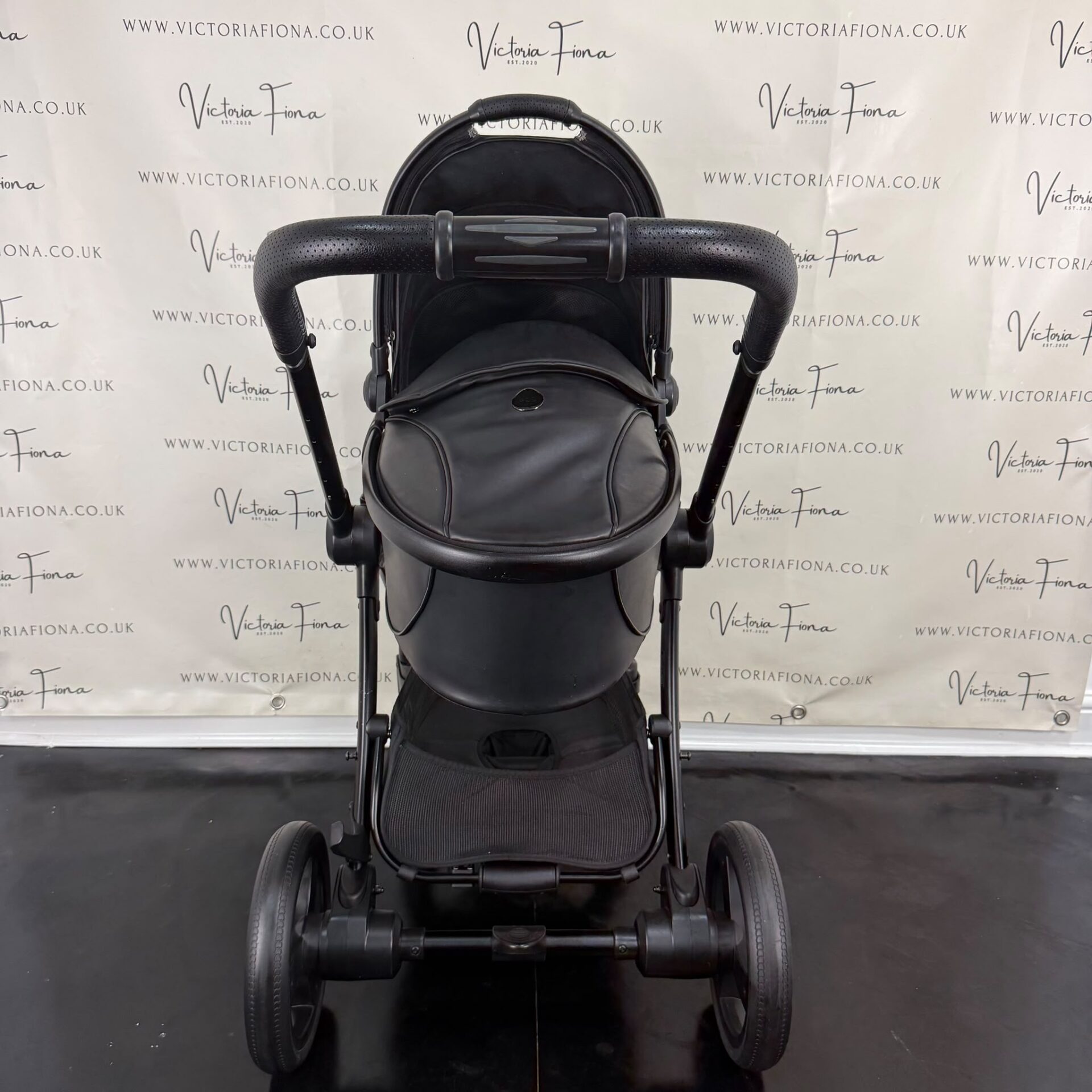 PRELOVED Egg 2 Carrycot and Pushchair - Stelth Black π€ - Image 3