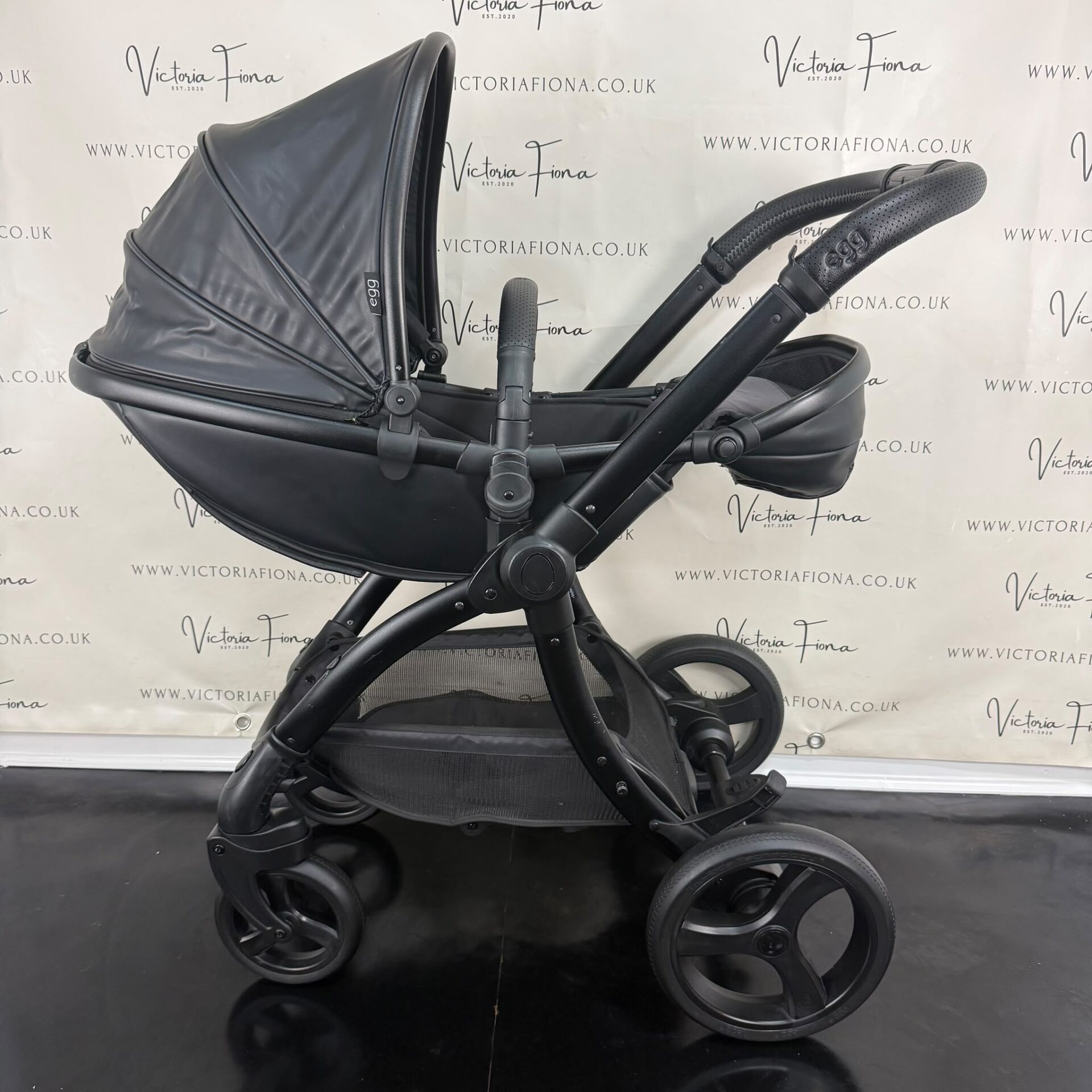 PRELOVED Egg 2 Carrycot and Pushchair - Stelth Black π€ - Image 5