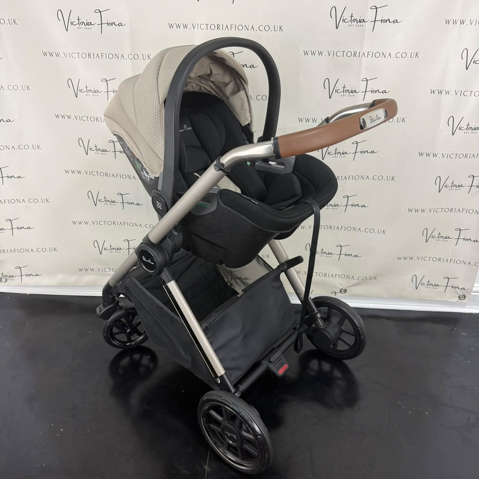 PRELOVED Silver Cross Reef 2 Carrycot & Pushchair with Dream Car Seat & Isofix - Frappe - Image 8