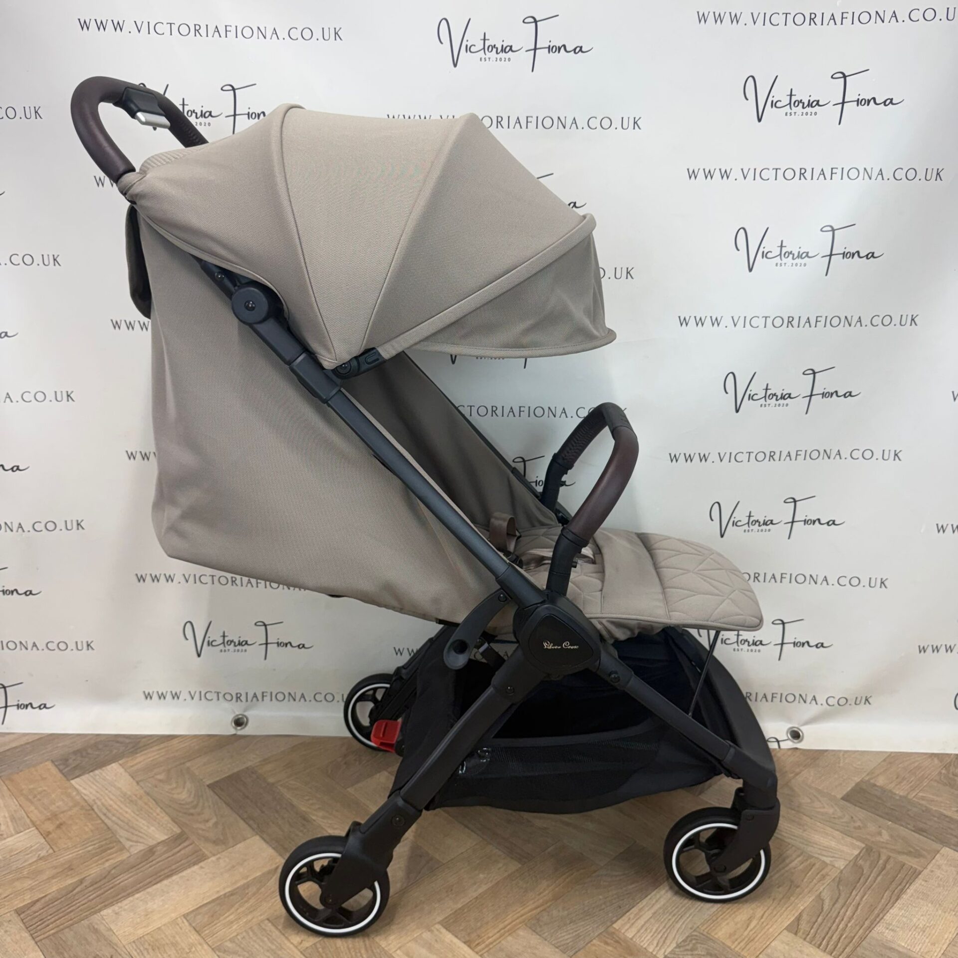 PRELOVED Silver Cross Clic 2 Compact Stroller - Cobble Brown RRP£295 - Image 2
