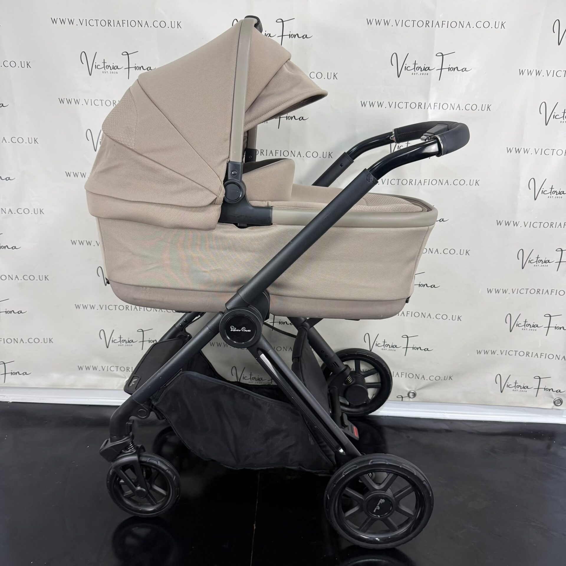 PRELOVED Silver Cross Reef 2 Carrycot & Pushchair - Mocha🤎 - Image 4