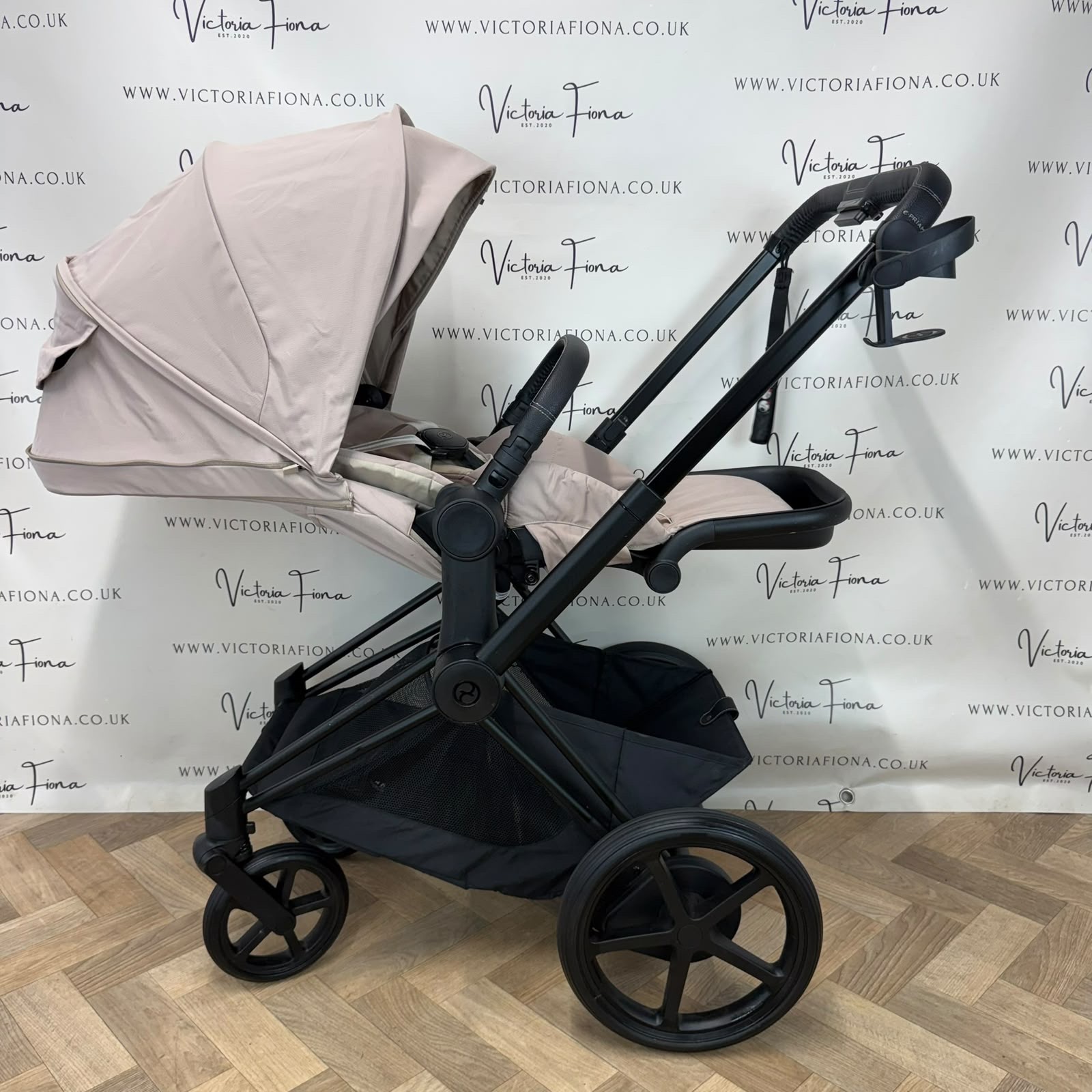 PRELOVED Cybex e-Priam Carrycot & Pushchair - Cozy Beige - Image 6