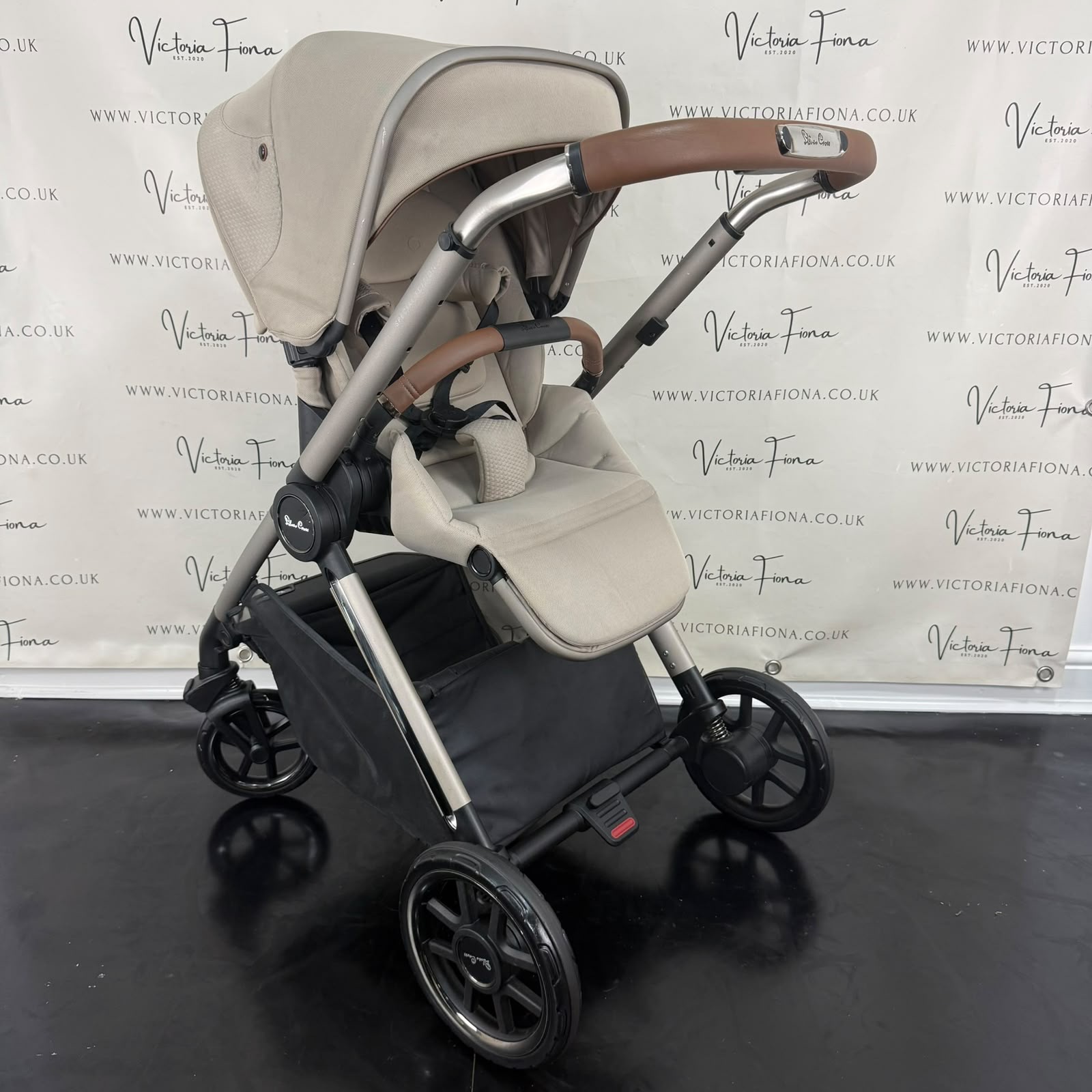PRELOVED Silver Cross Reef 2 Carrycot & Pushchair with Dream Car Seat & Isofix - Frappe - Image 5