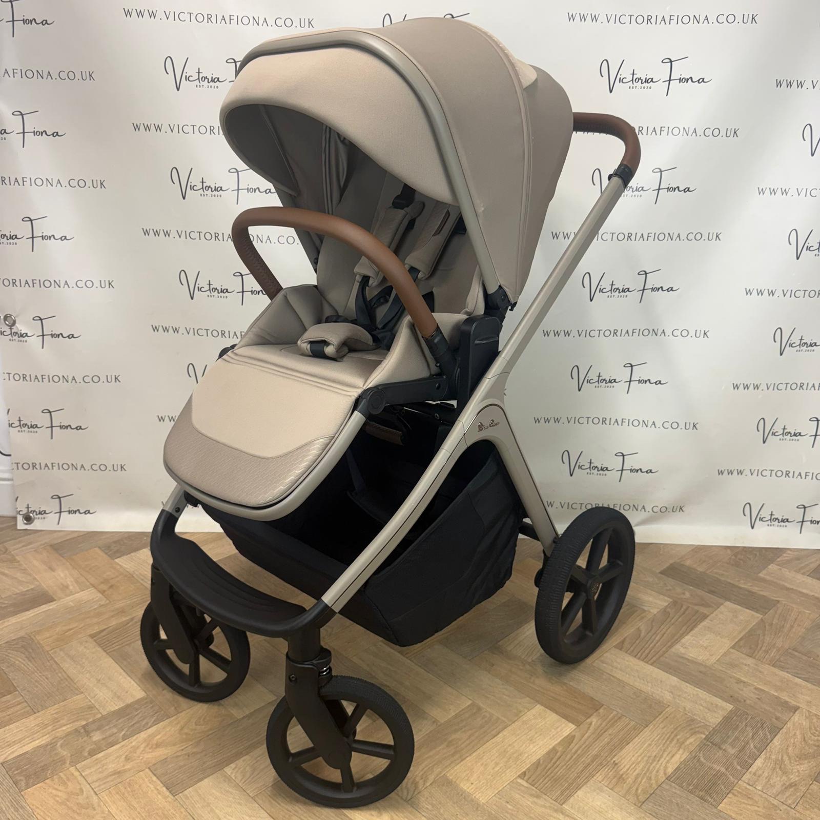 PRELOVED Silver Cross Cove Carrycot & Pushchair - Champagne - Image 9