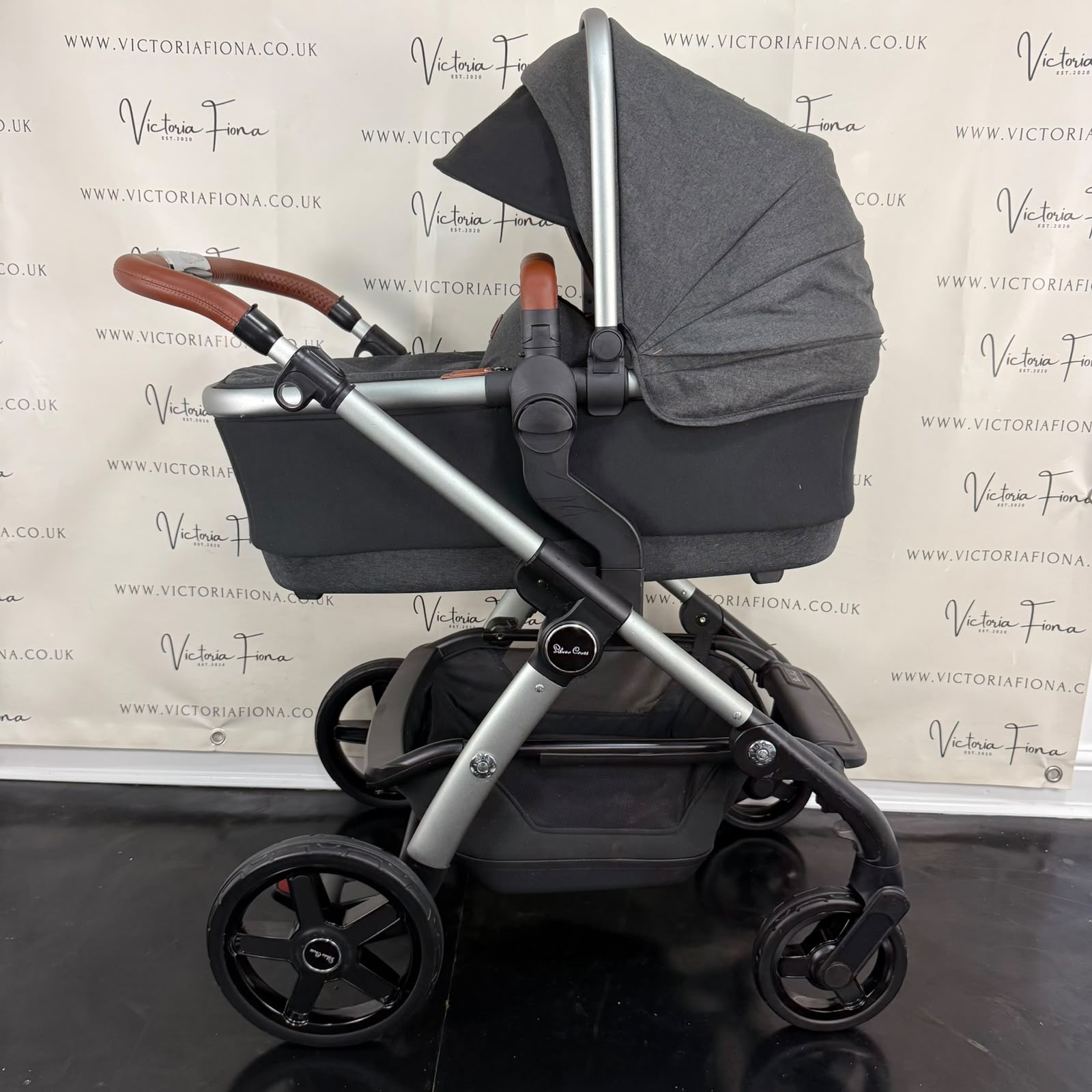 PRELOVED Silver Cross Wave Pushchair & Carrycot - Charcoal 🩶 - Image 2