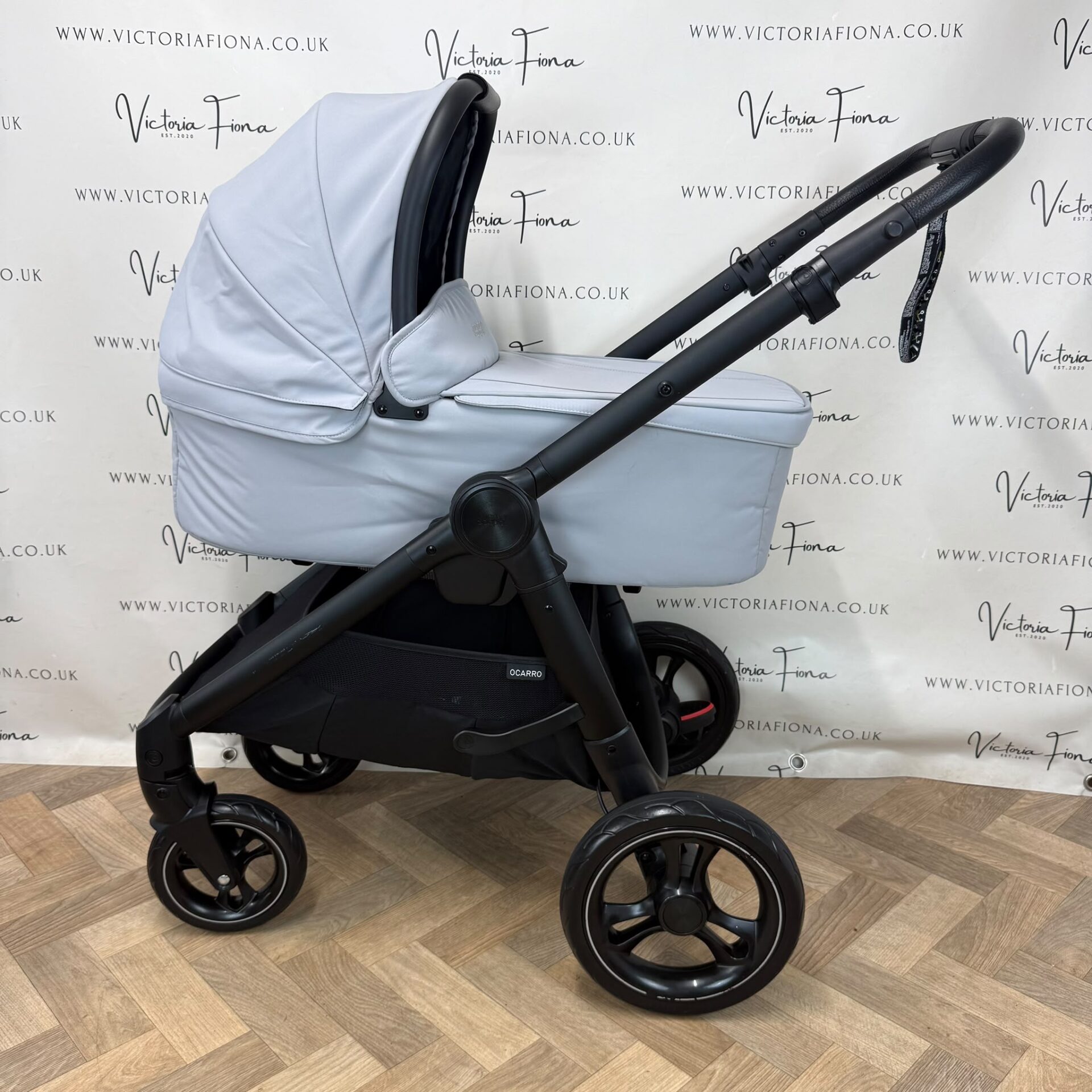 PRELOVED Mamas & Papas Ocarro Carrycot & Pushchair - Flint Grey - Image 2
