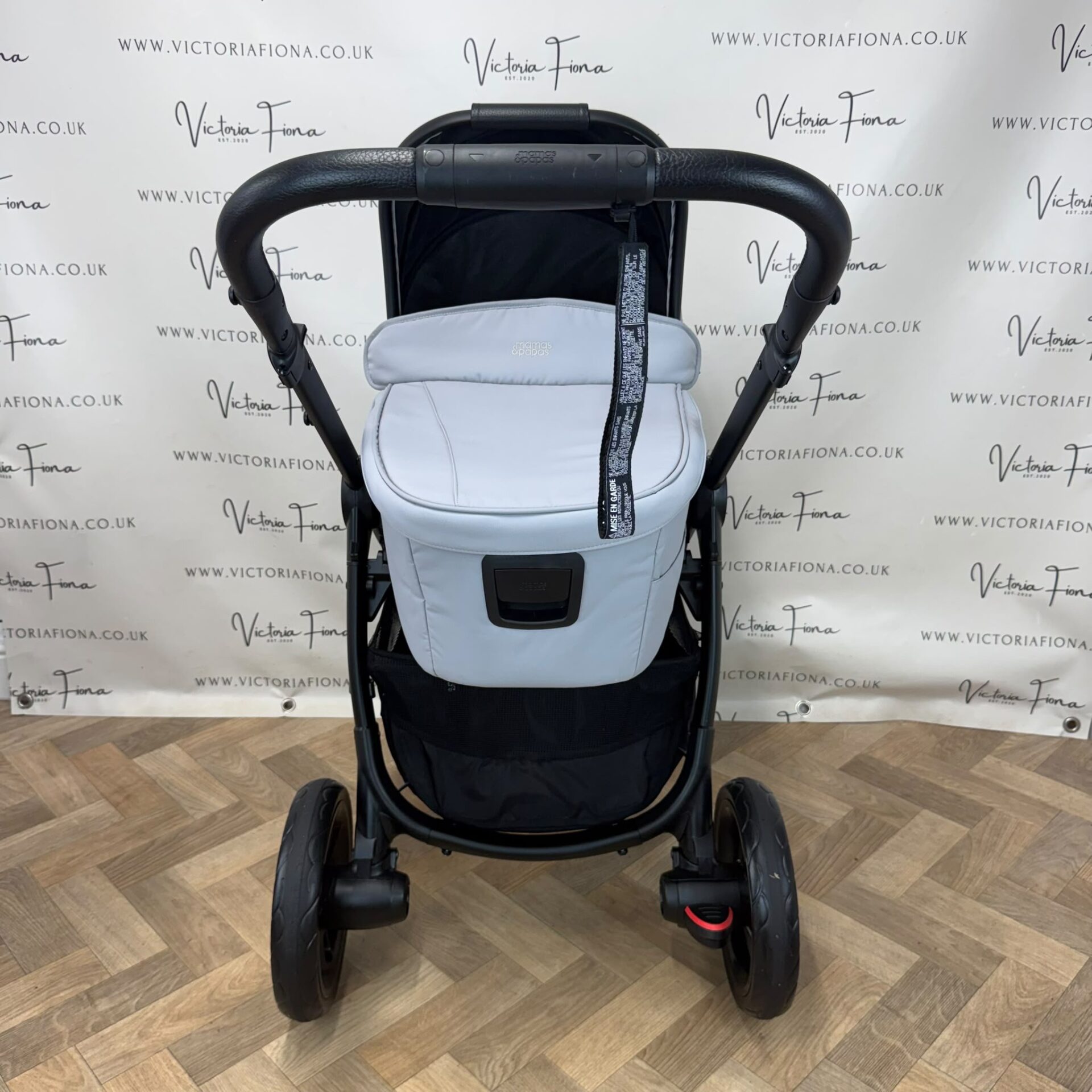 PRELOVED Mamas & Papas Ocarro Carrycot & Pushchair - Flint Grey - Image 3