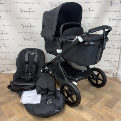 PRELOVED Bugaboo Fox 3 Pushchair & Carrycot – Black With Black Chassis