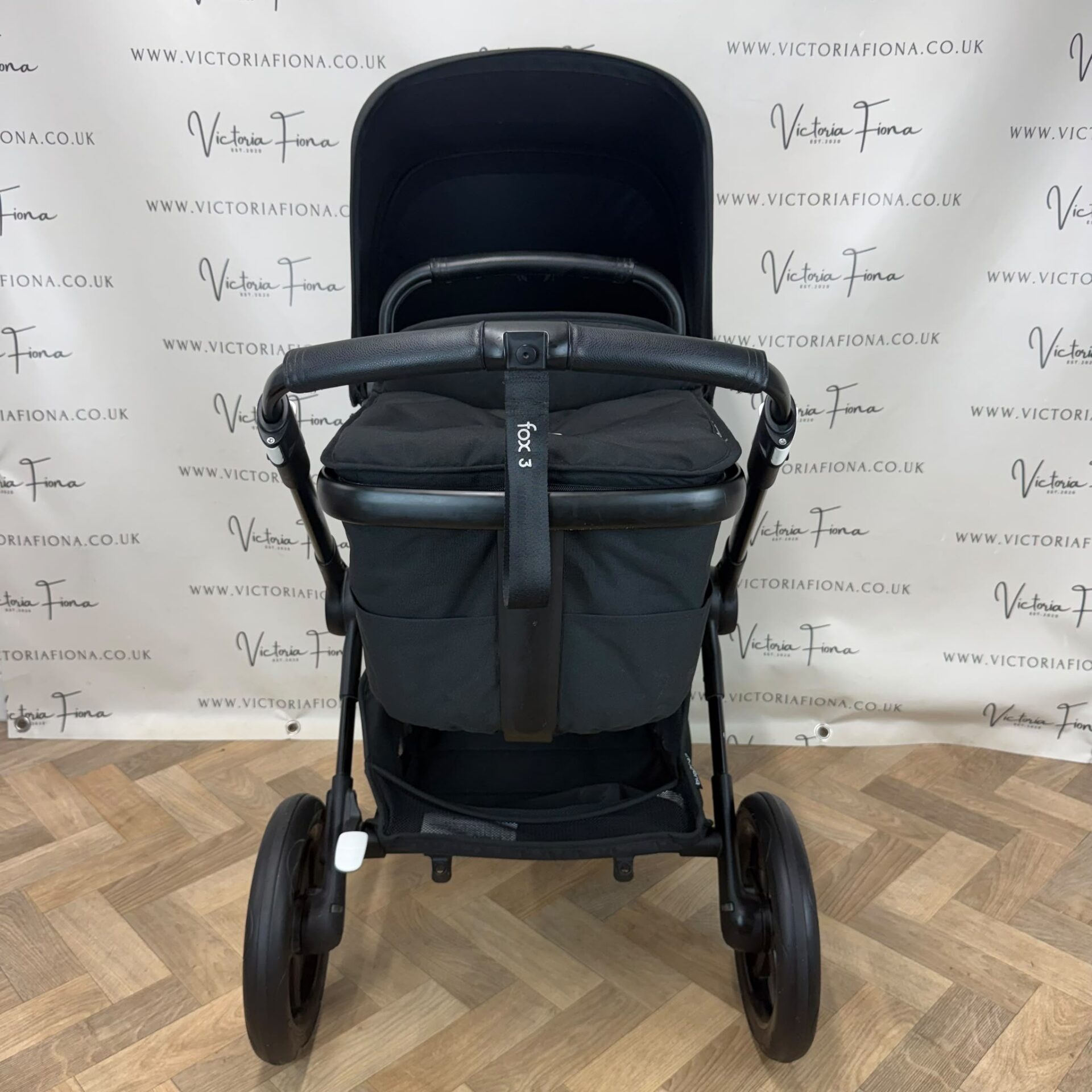 PRELOVED Bugaboo Fox 3 Pushchair & Carrycot – Black With Black Chassis - Image 3