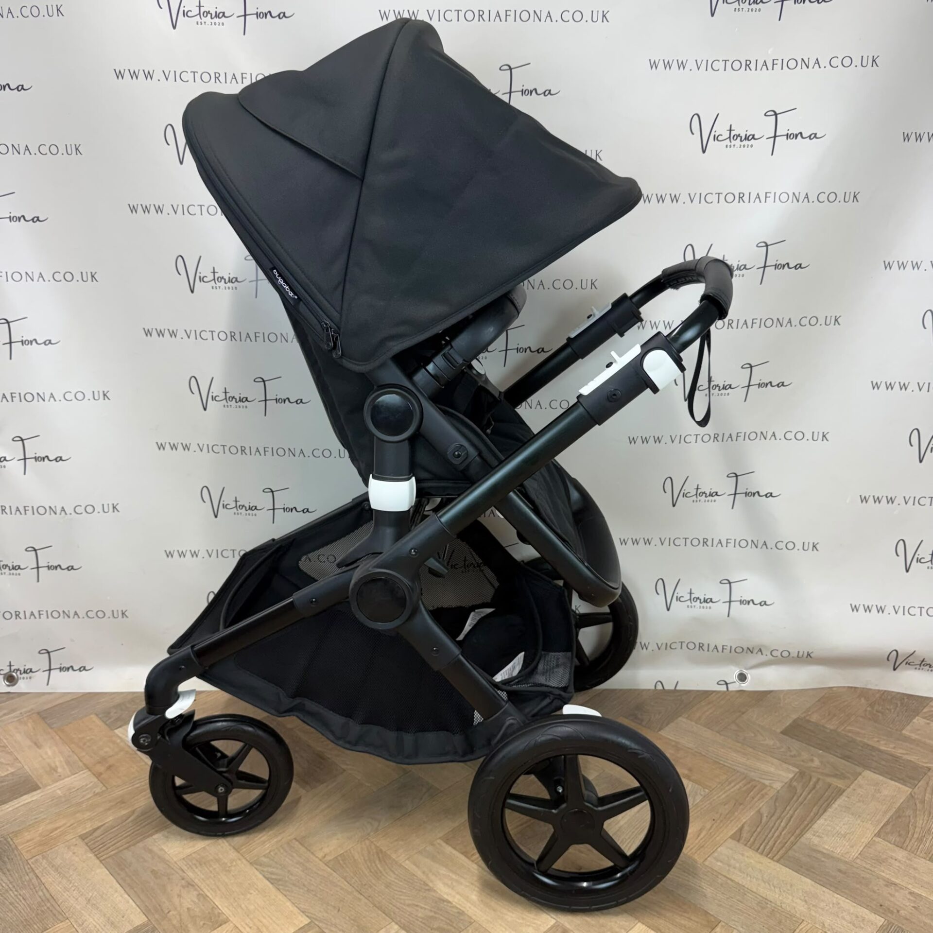 PRELOVED Bugaboo Fox 3 Pushchair & Carrycot – Black With Black Chassis - Image 6