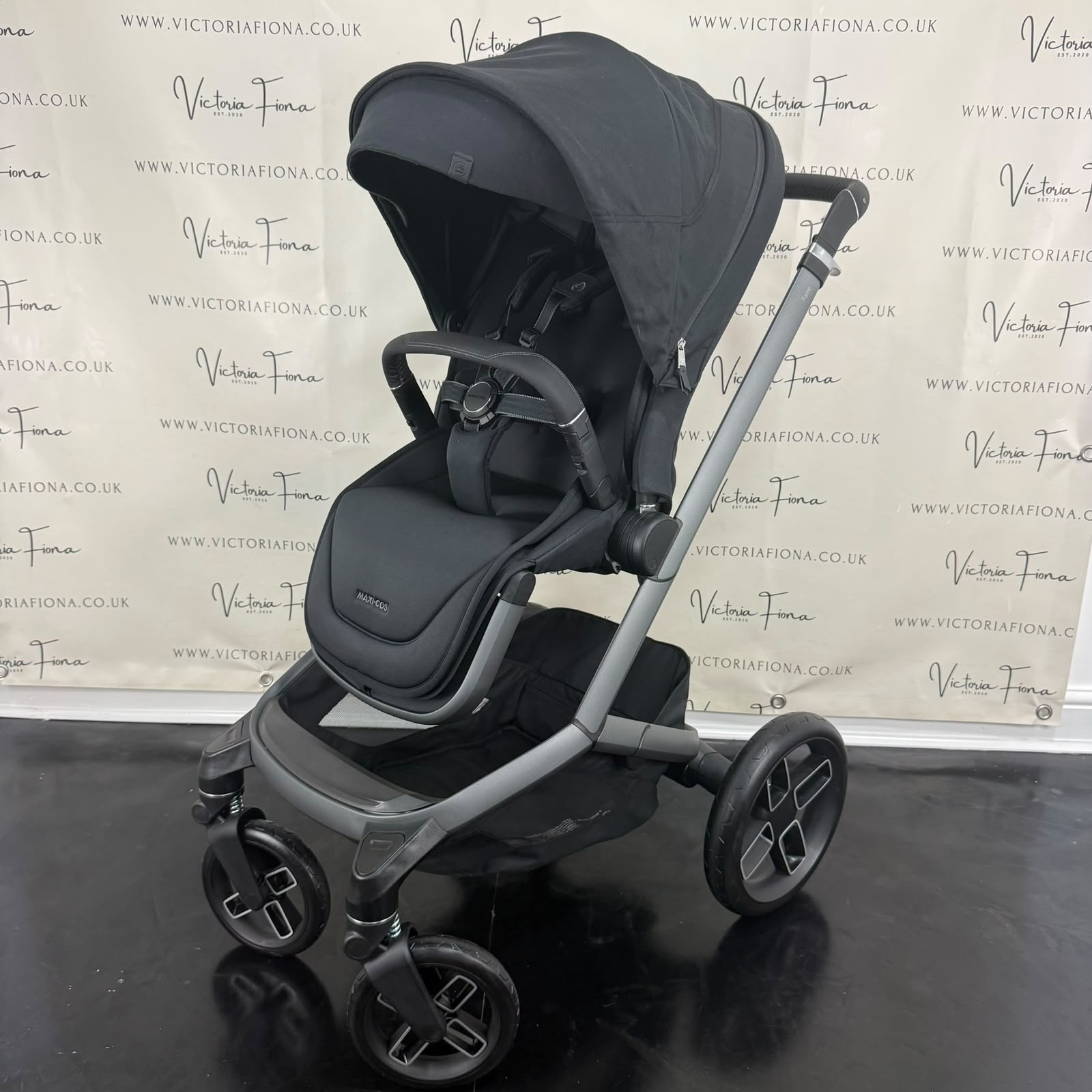 PRELOVED Maxi Cosi Fame Carrycot & Pushchair - Black - Image 9
