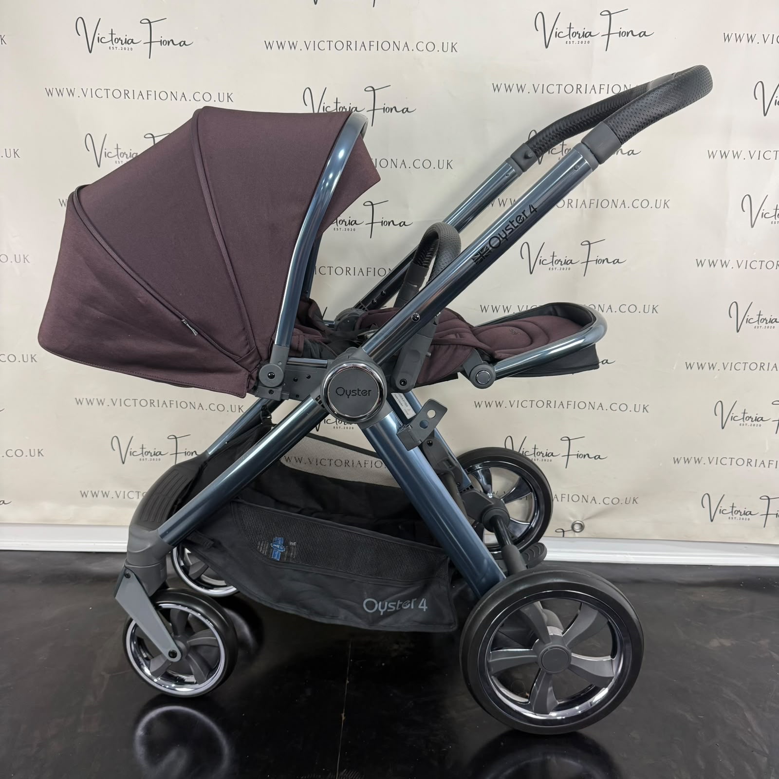 PRELOVED Babystyle Oyster 4 Pushchair & Carrycot with Car Seat & Isofix - Mulberry - Image 5