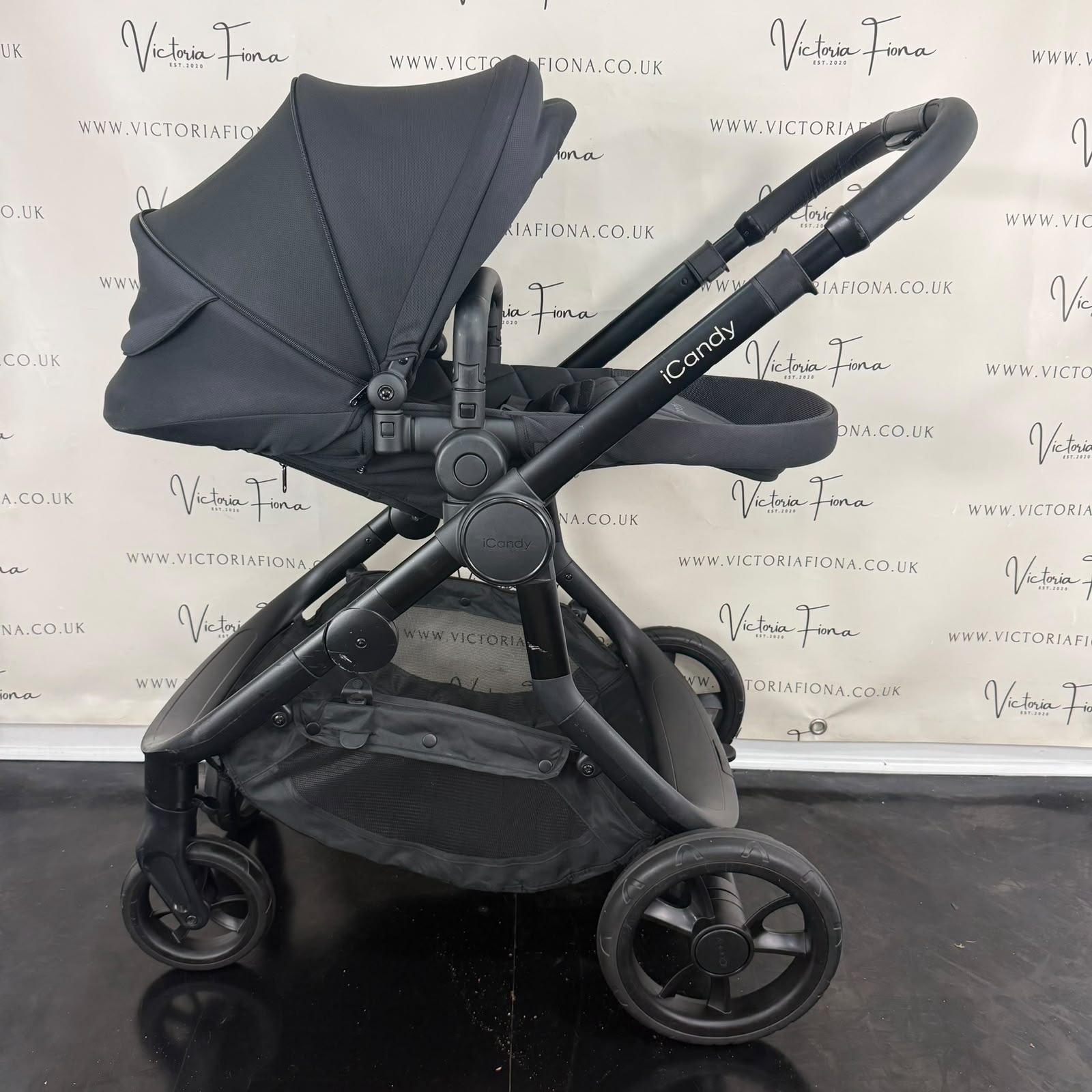 PRELOVED iCandy Orange 3 Carrycot & Pushchair - All Black - Image 7