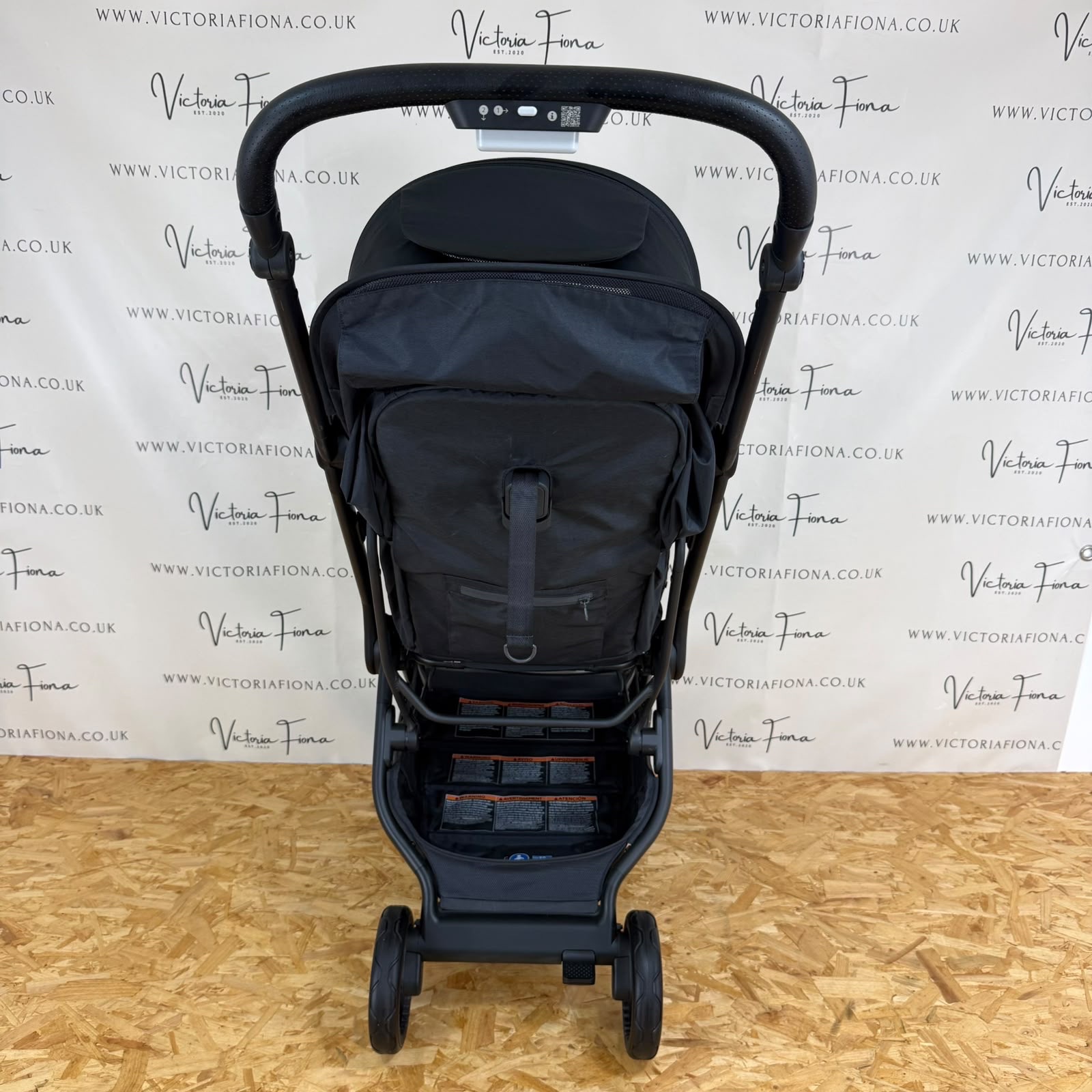 EX DISPLAY Ergobaby Metro 3 Compact City Stroller in Onyx Black RRP£339 - Image 3