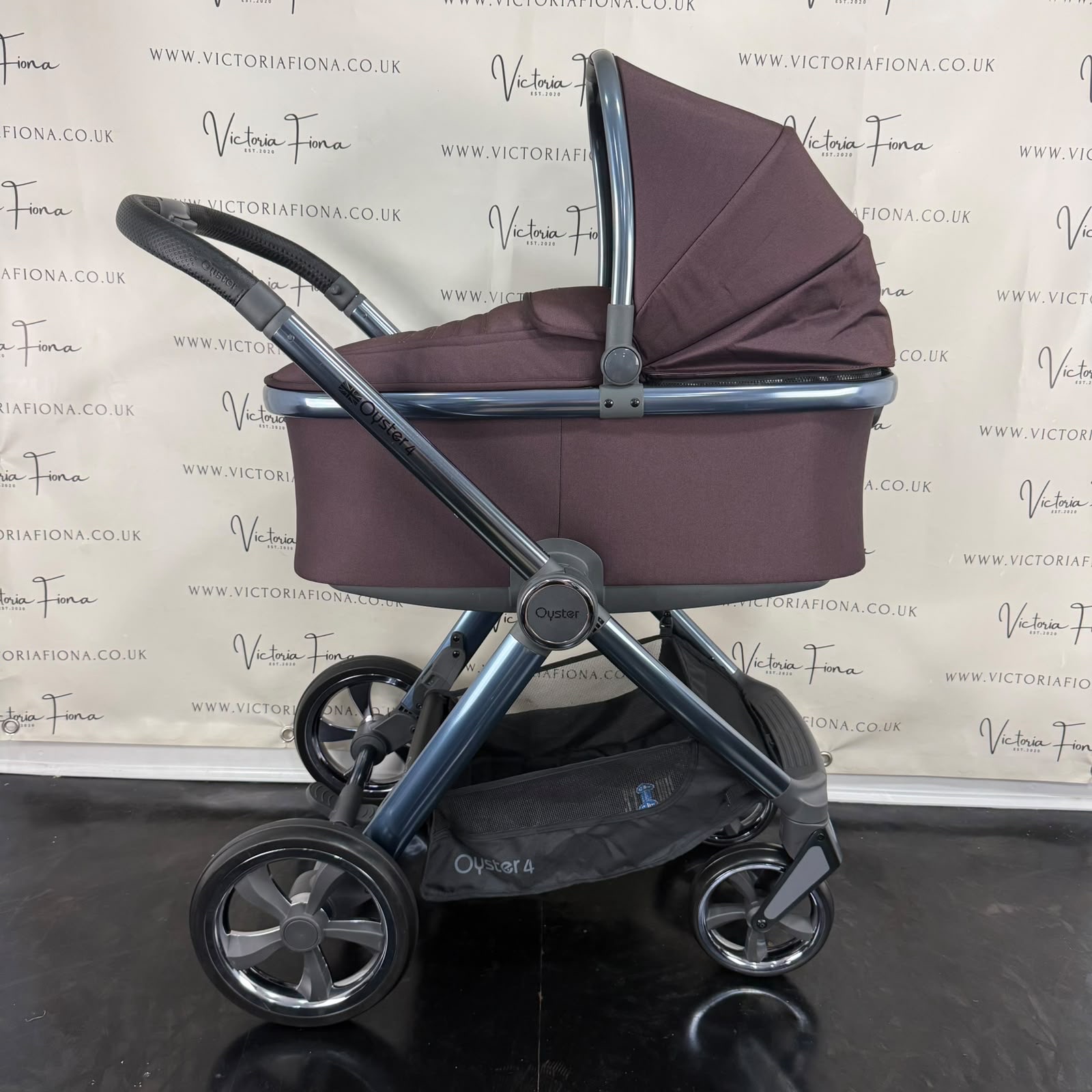 PRELOVED Babystyle Oyster 4 Pushchair & Carrycot with Car Seat & Isofix - Mulberry - Image 2