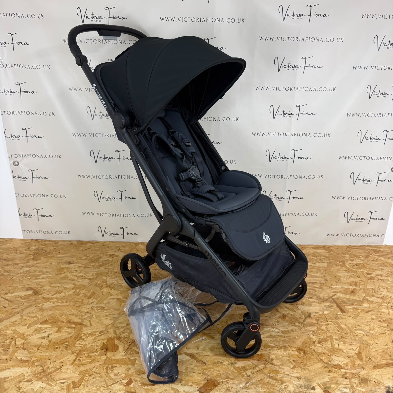 EX DISPLAY Ergobaby Metro 3 Compact City Stroller in Onyx Black RRP£339
