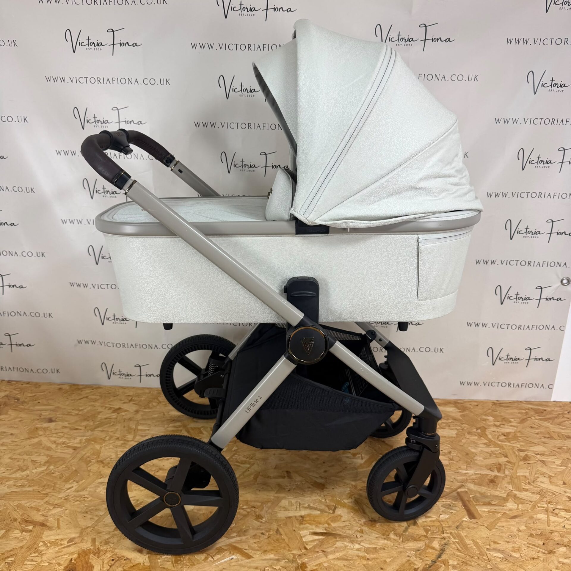 PRELOVED Venicci Tinum Upline 2 Carrycot & Pushchair - Stone - Image 2